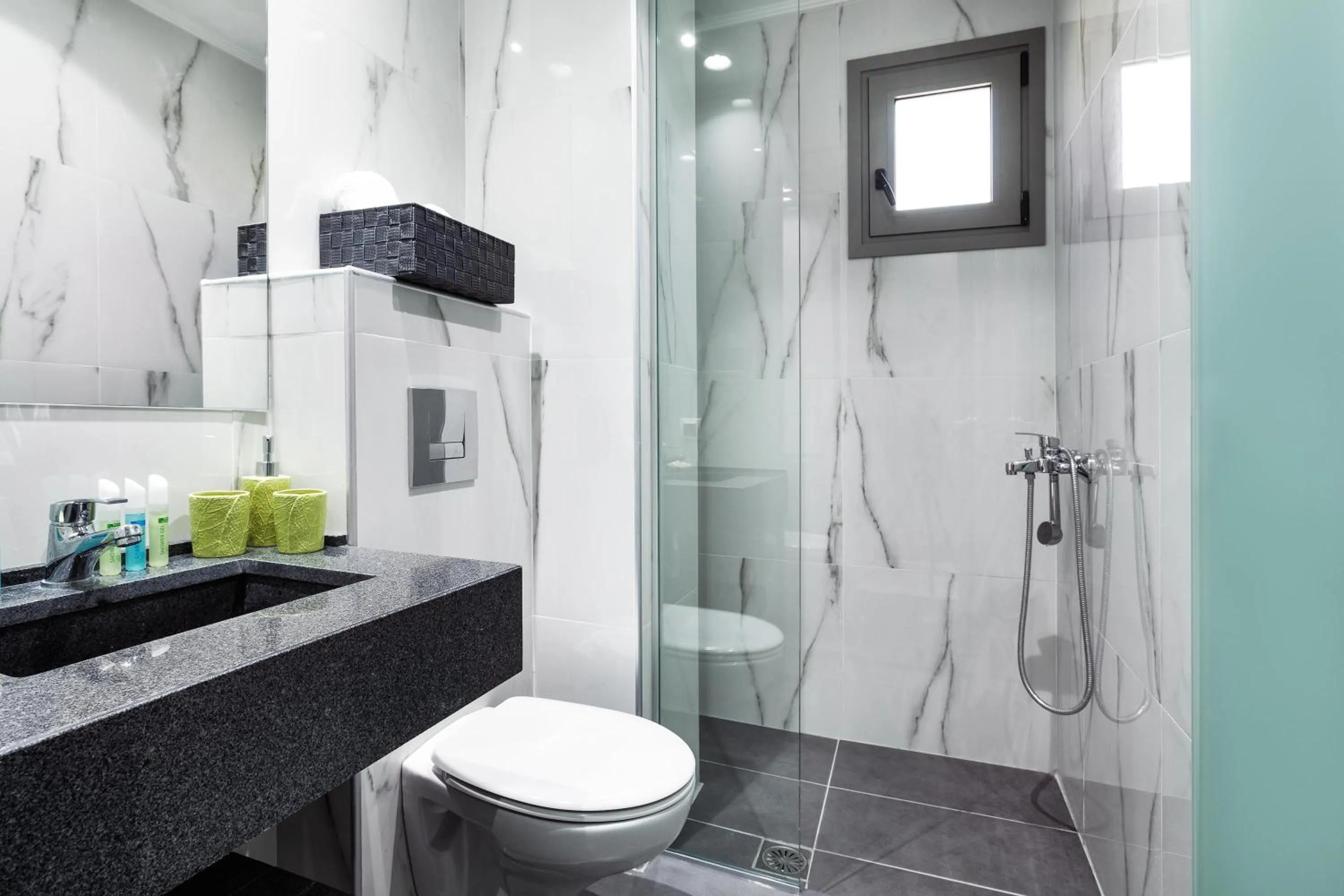 Shower in Nymphes Deluxe Accommodation Pefkochori