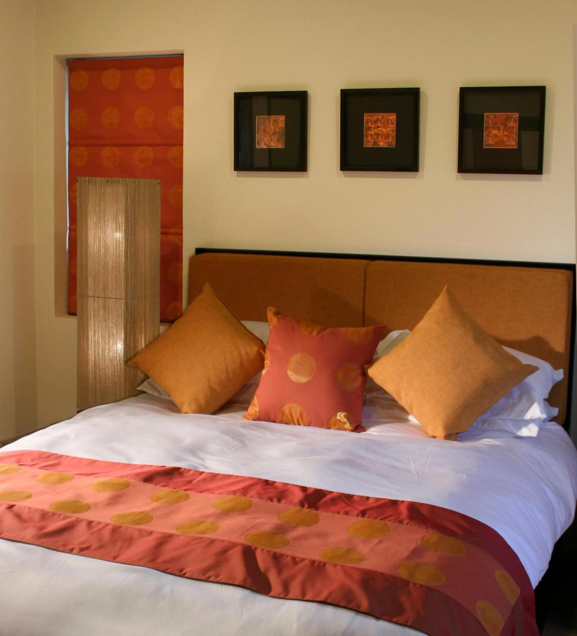 Photo of the whole room, Bed in The Gardens