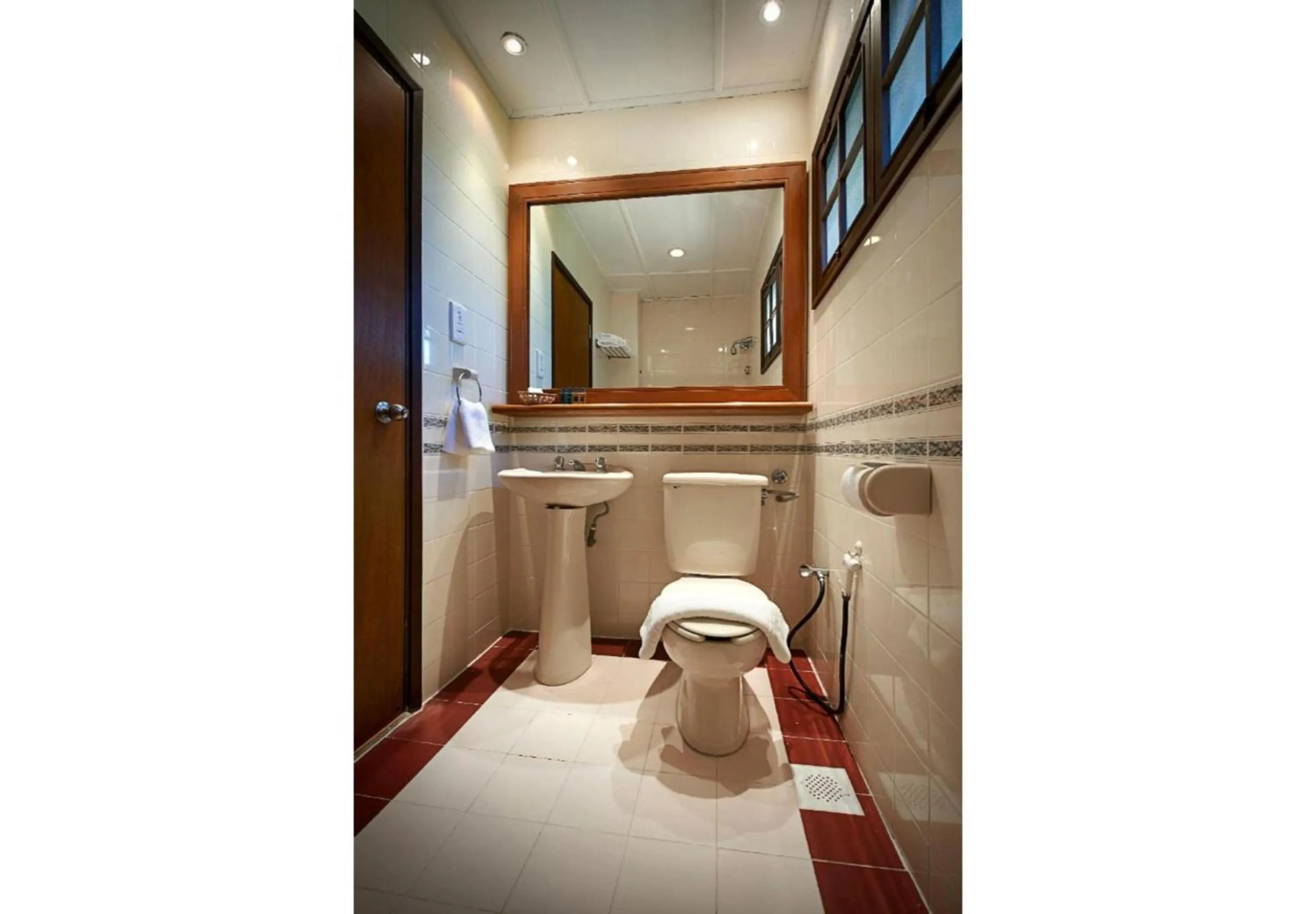 Bathroom, Bed in Redang Island Resort