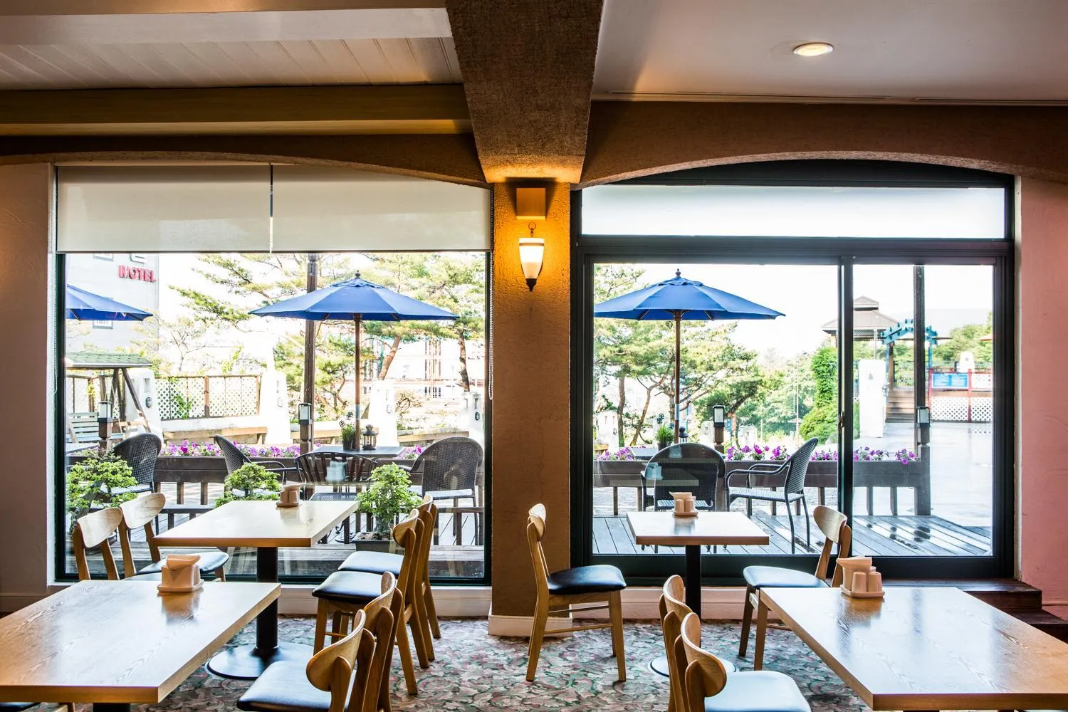 Restaurant/places to eat in Benikea Swiss Rosen Hotel