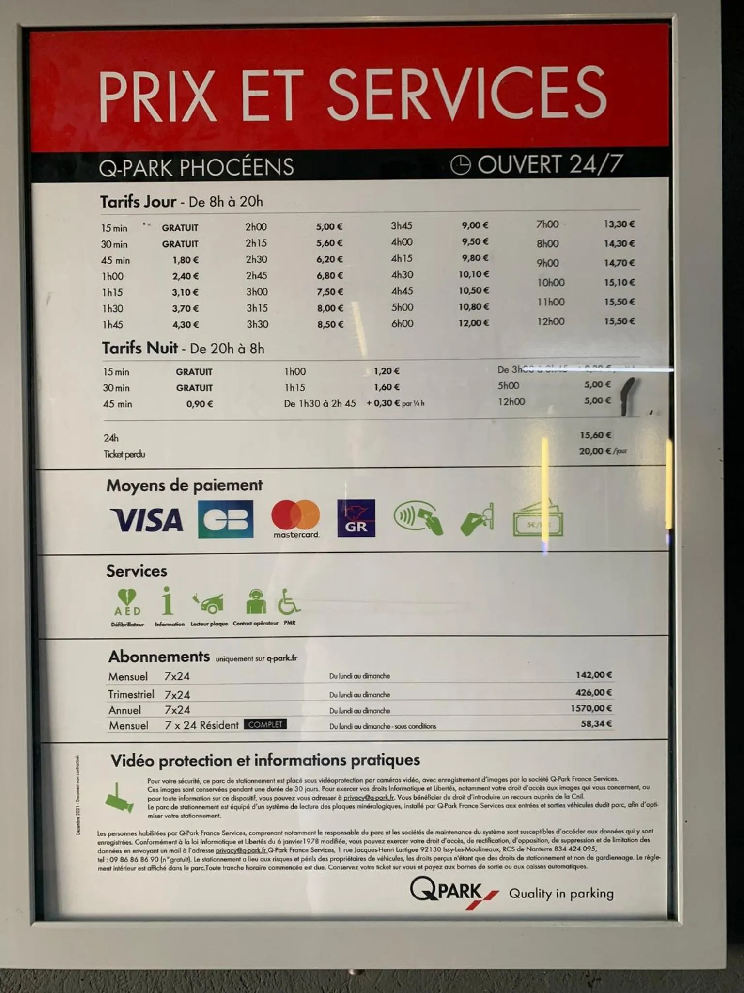 Parking in LE PANIER ENCHANTÉ - Suites & Loft - Terrasse et patio au dessus du Vieux Port