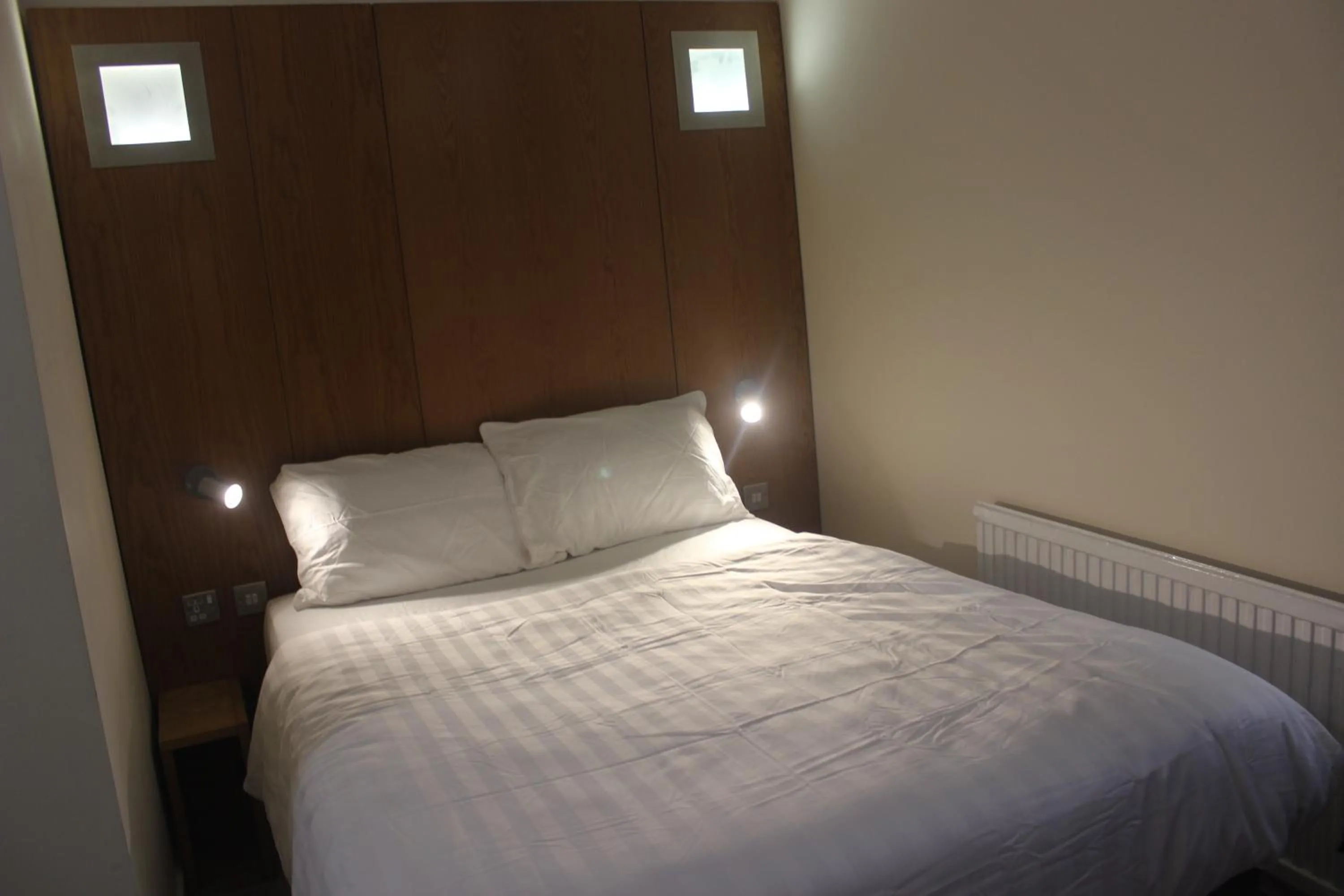 Bed in Corona Hotel Rotherham Sheffield Meadowhall