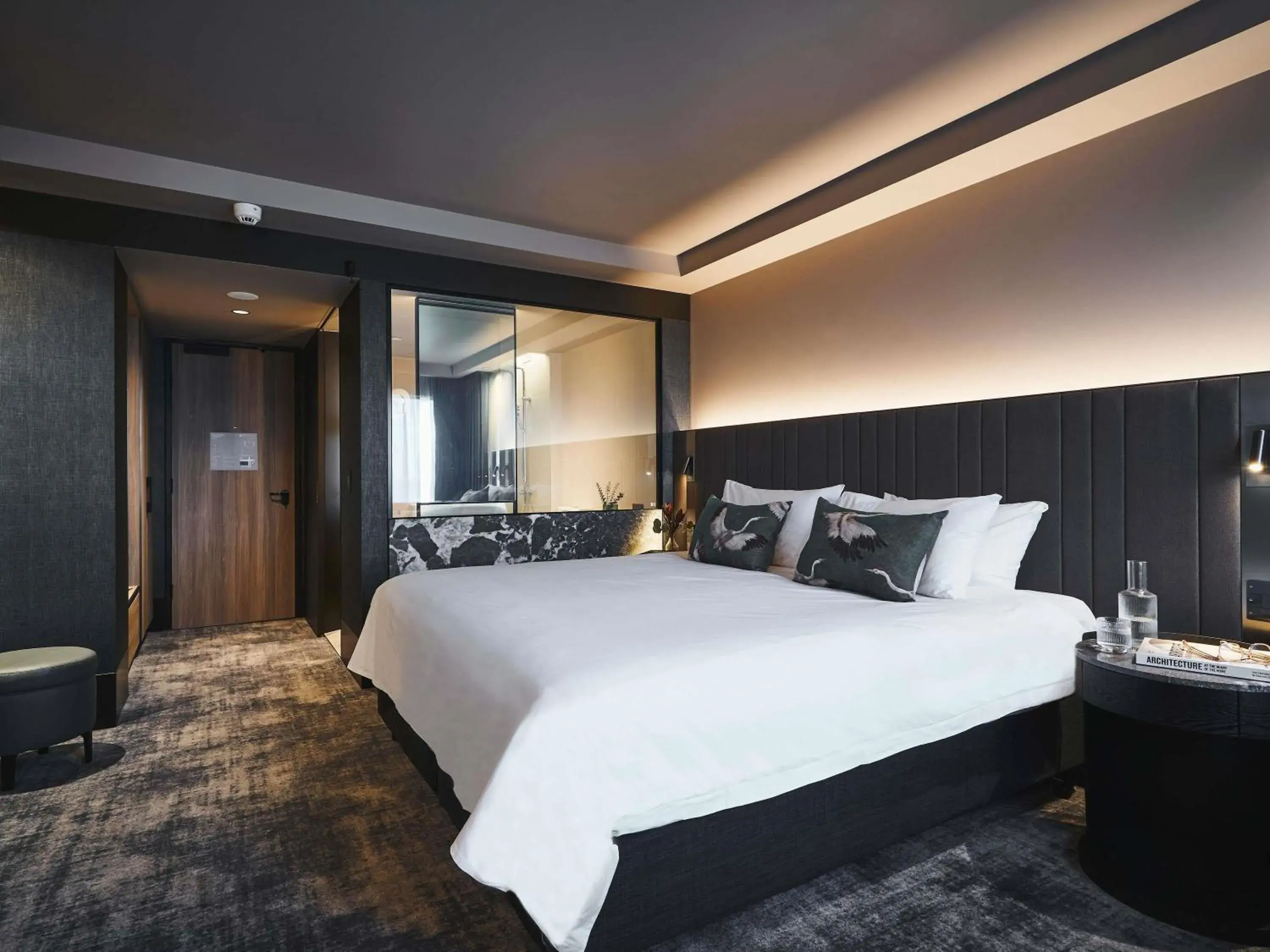 Premium Superior Room with One King or Two Single Beds, High Floor With Views in Pullman Melbourne On the Park Premium Superior Room with One King or Two Single Beds, High Floor With Views in Pullman Melbourne On the Park