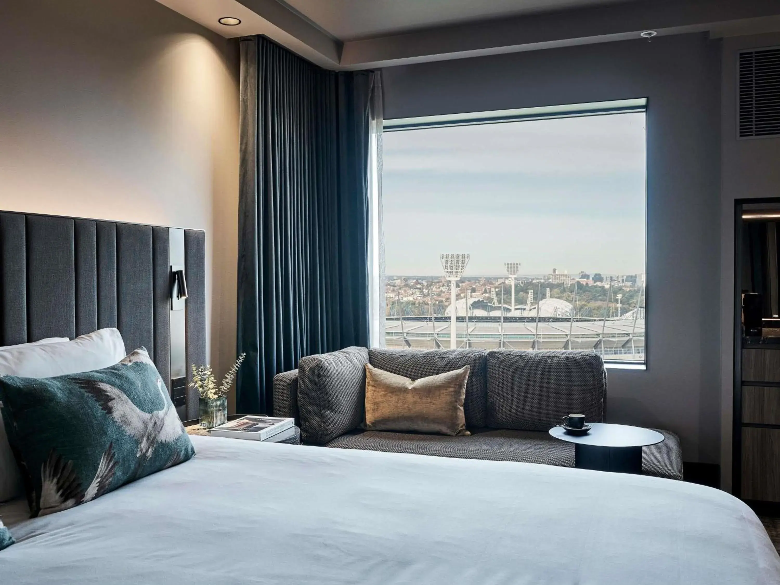 Deluxe Executive King Room with Lounge Access - single occupancy - High Floor in Pullman Melbourne On the Park Deluxe Executive King Room with Lounge Access - single occupancy - High Floor in Pullman Melbourne On the Park