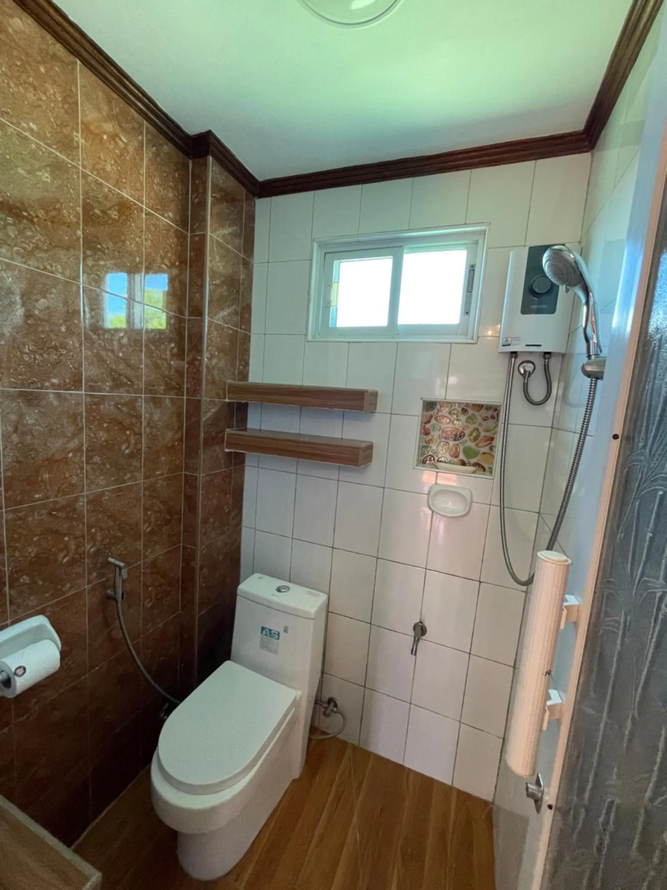 Shower in Italy Condotel Darasa