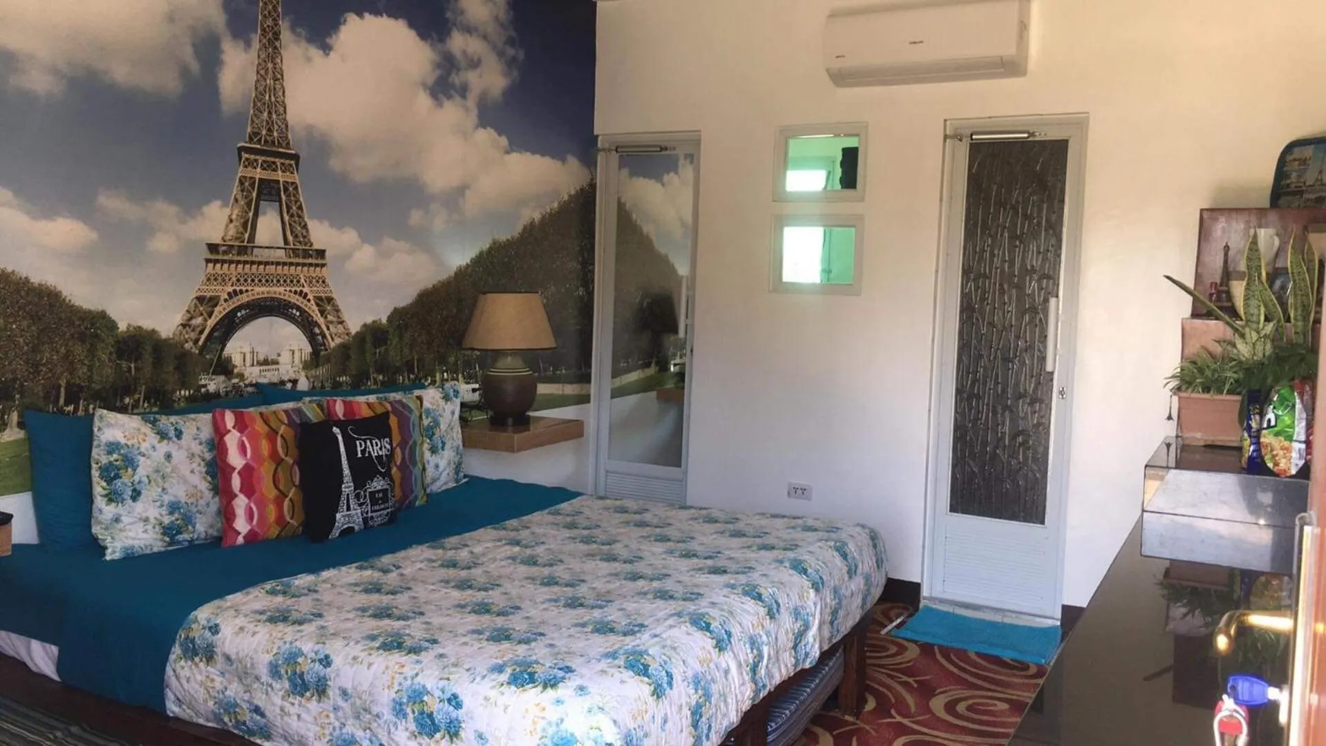 Photo of the whole room, Bed in Italy Condotel Darasa