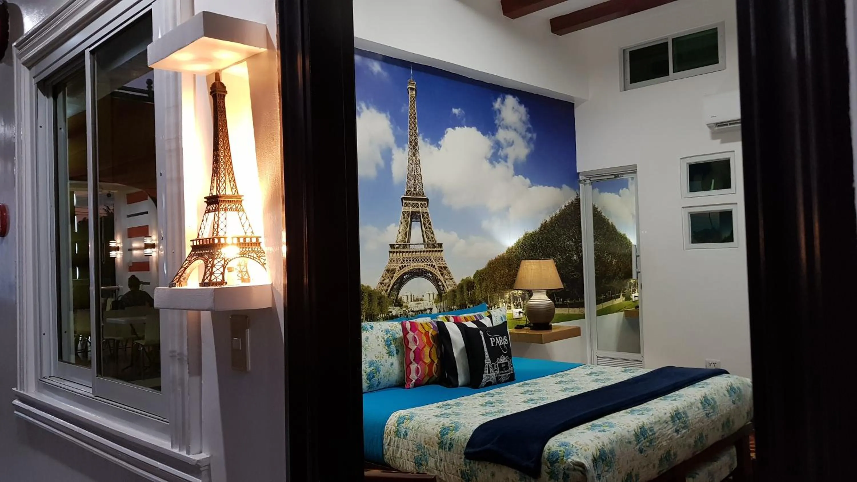 Photo of the whole room, Bed in Italy Condotel Darasa