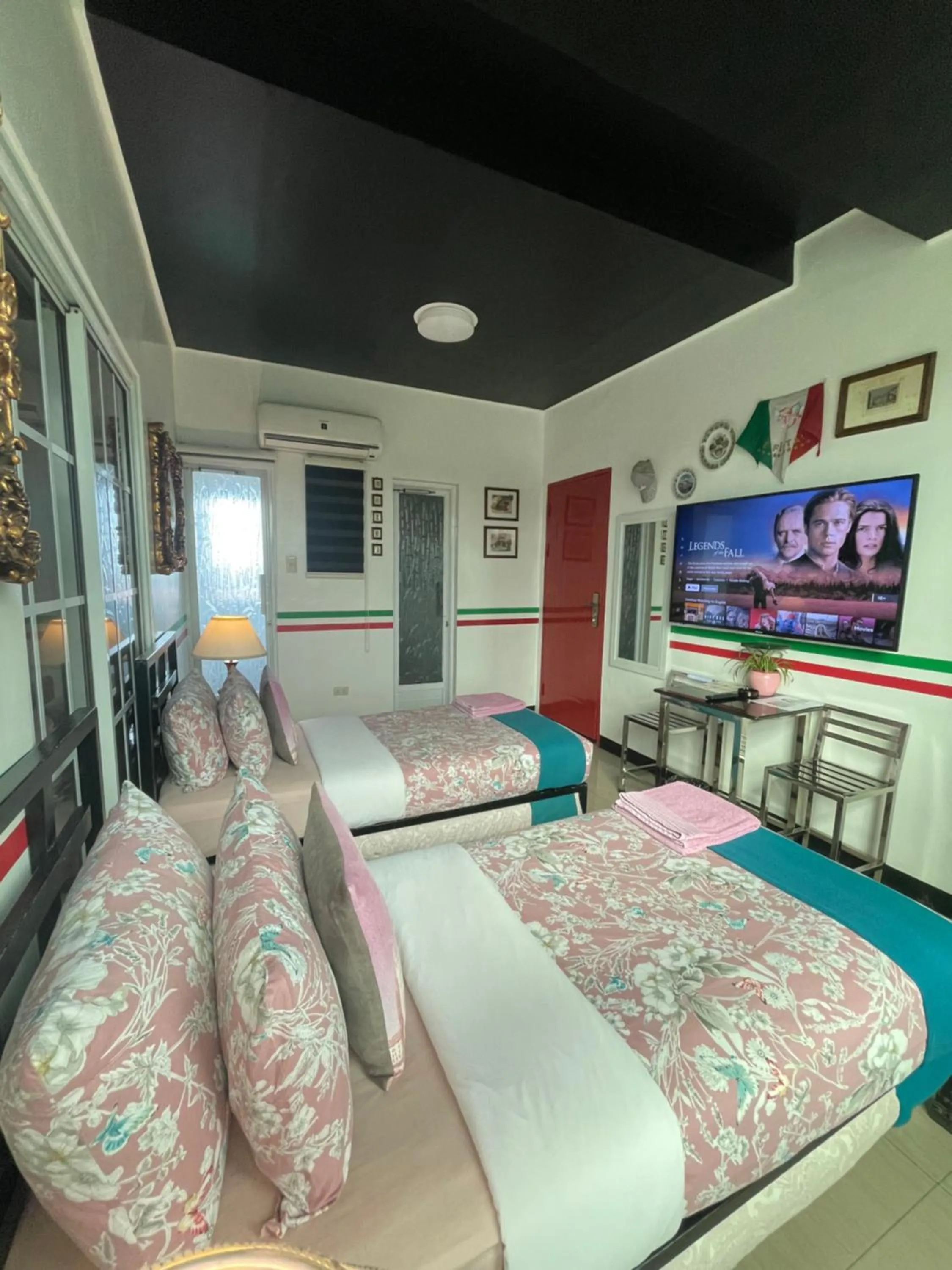 Photo of the whole room, Bed in Italy Condotel Darasa