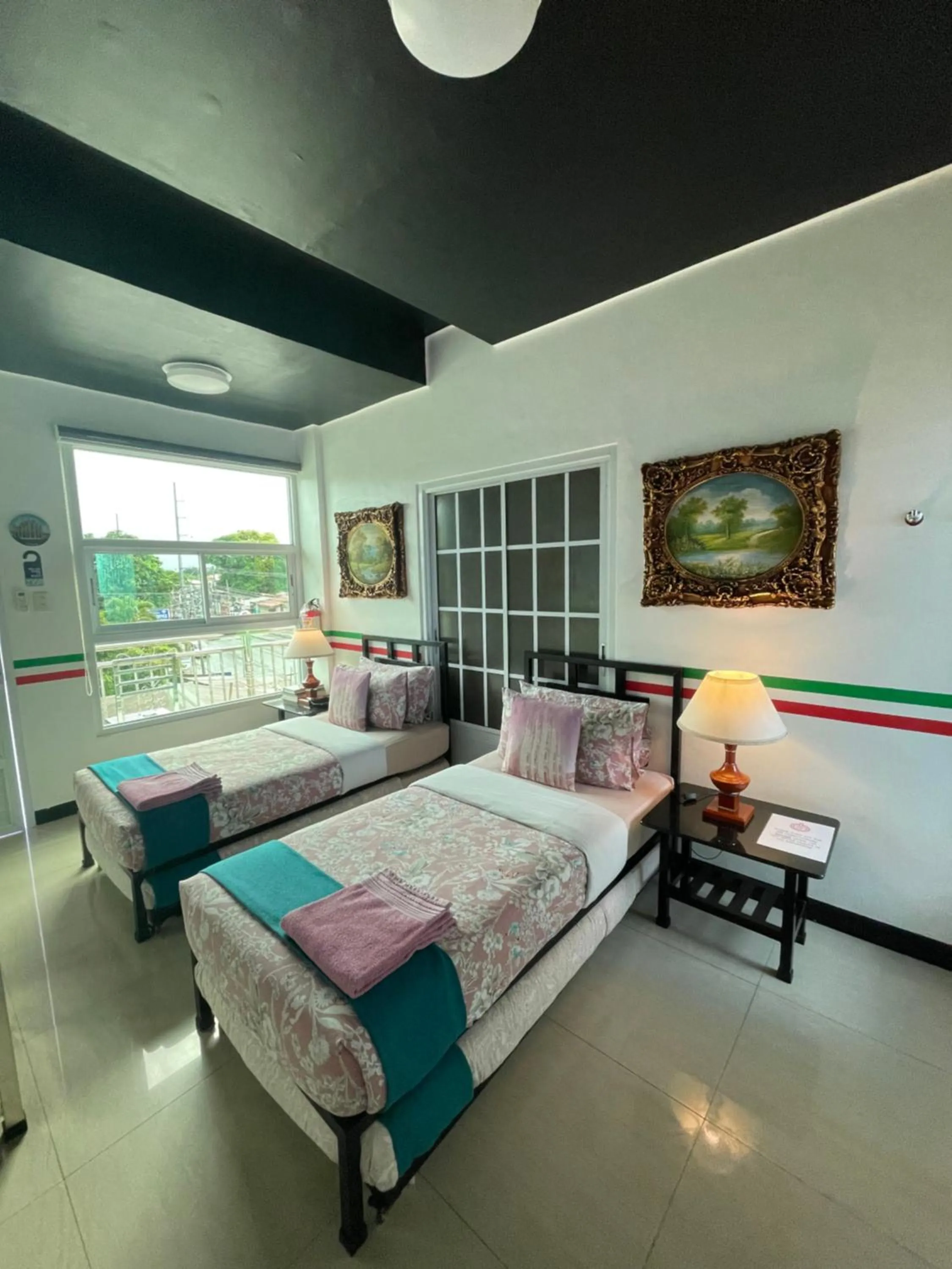 Photo of the whole room, Bed in Italy Condotel Darasa