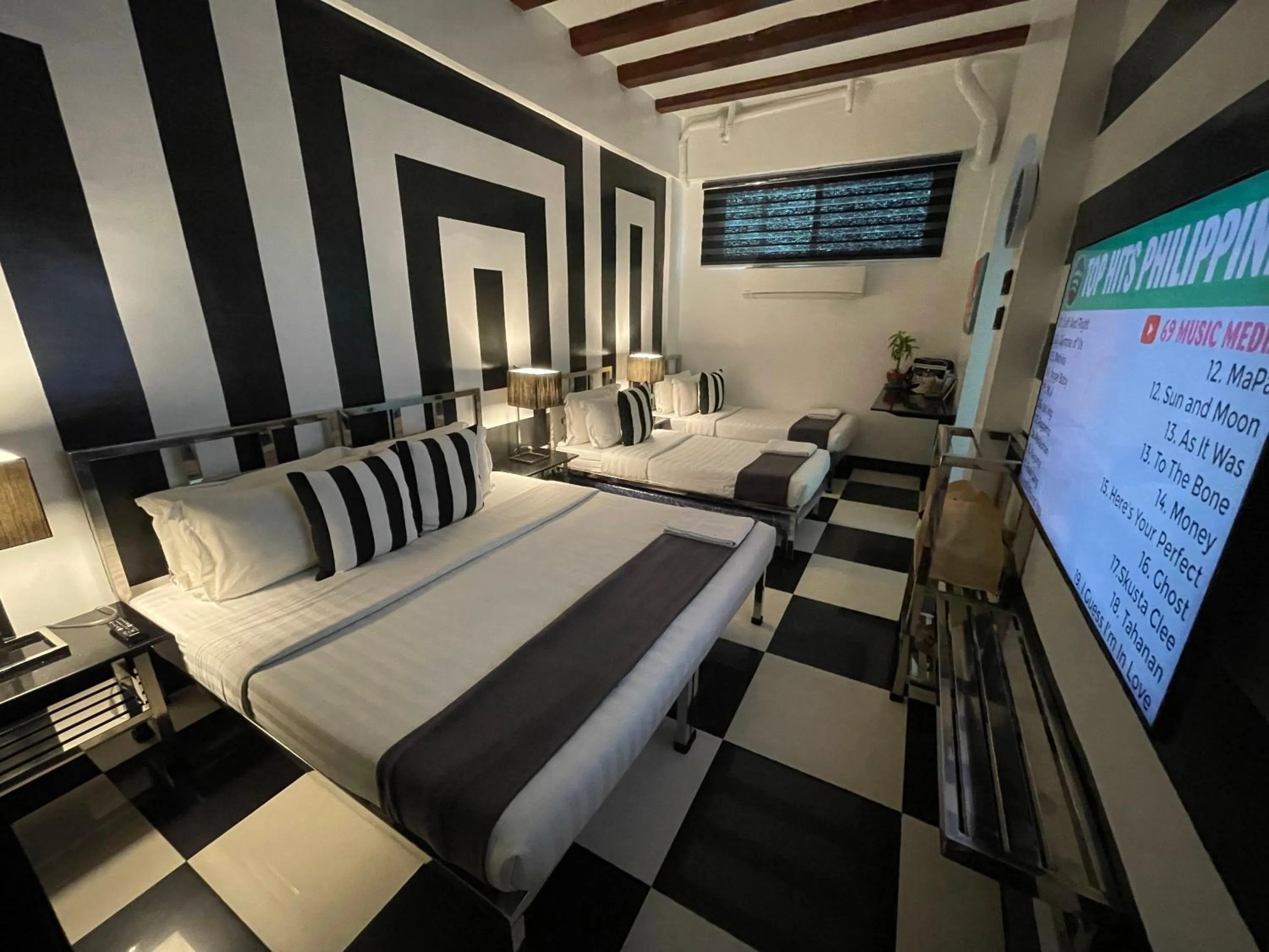 TV and multimedia, Bed in Italy Condotel Darasa