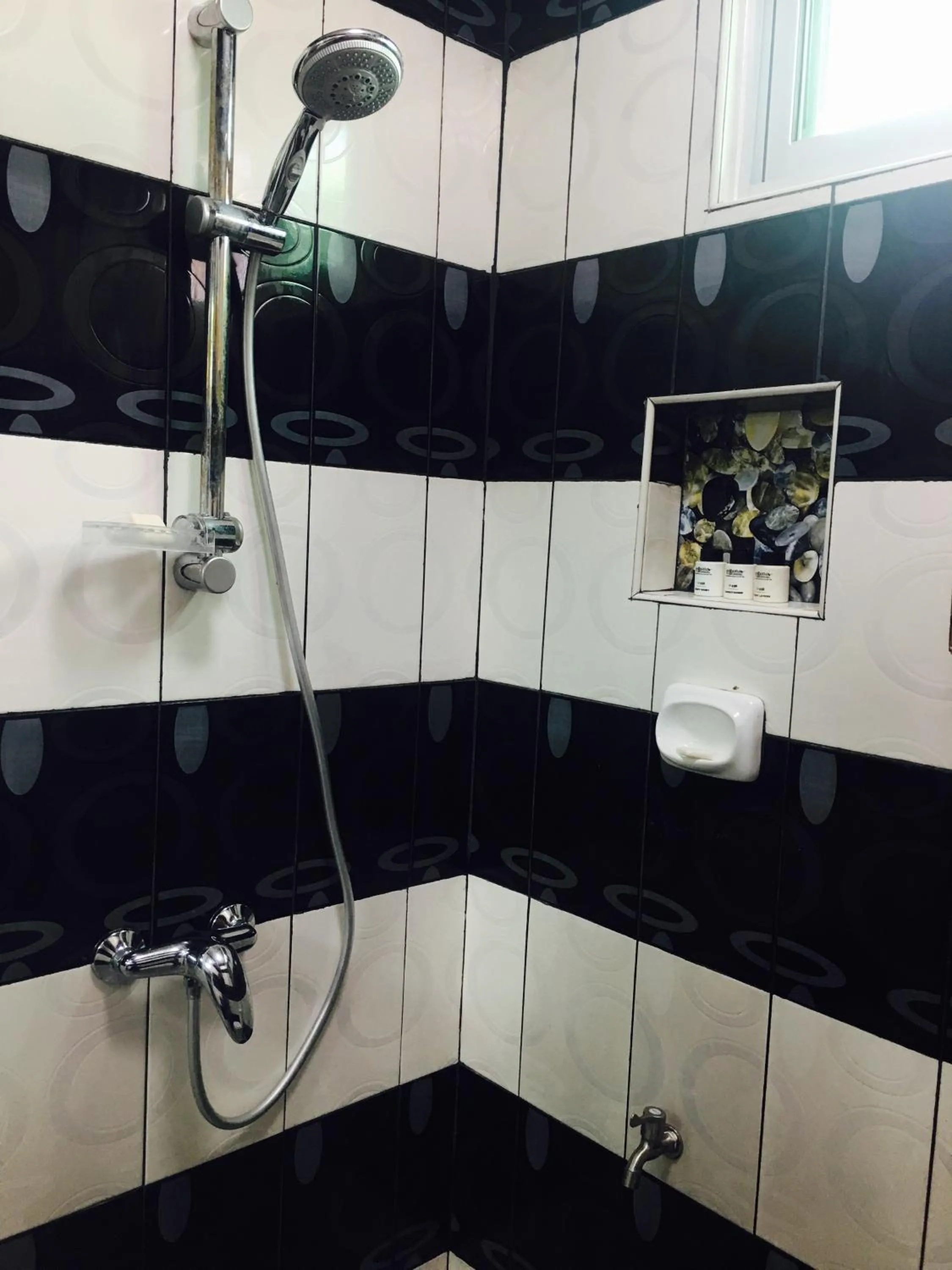 Shower in Italy Condotel Darasa