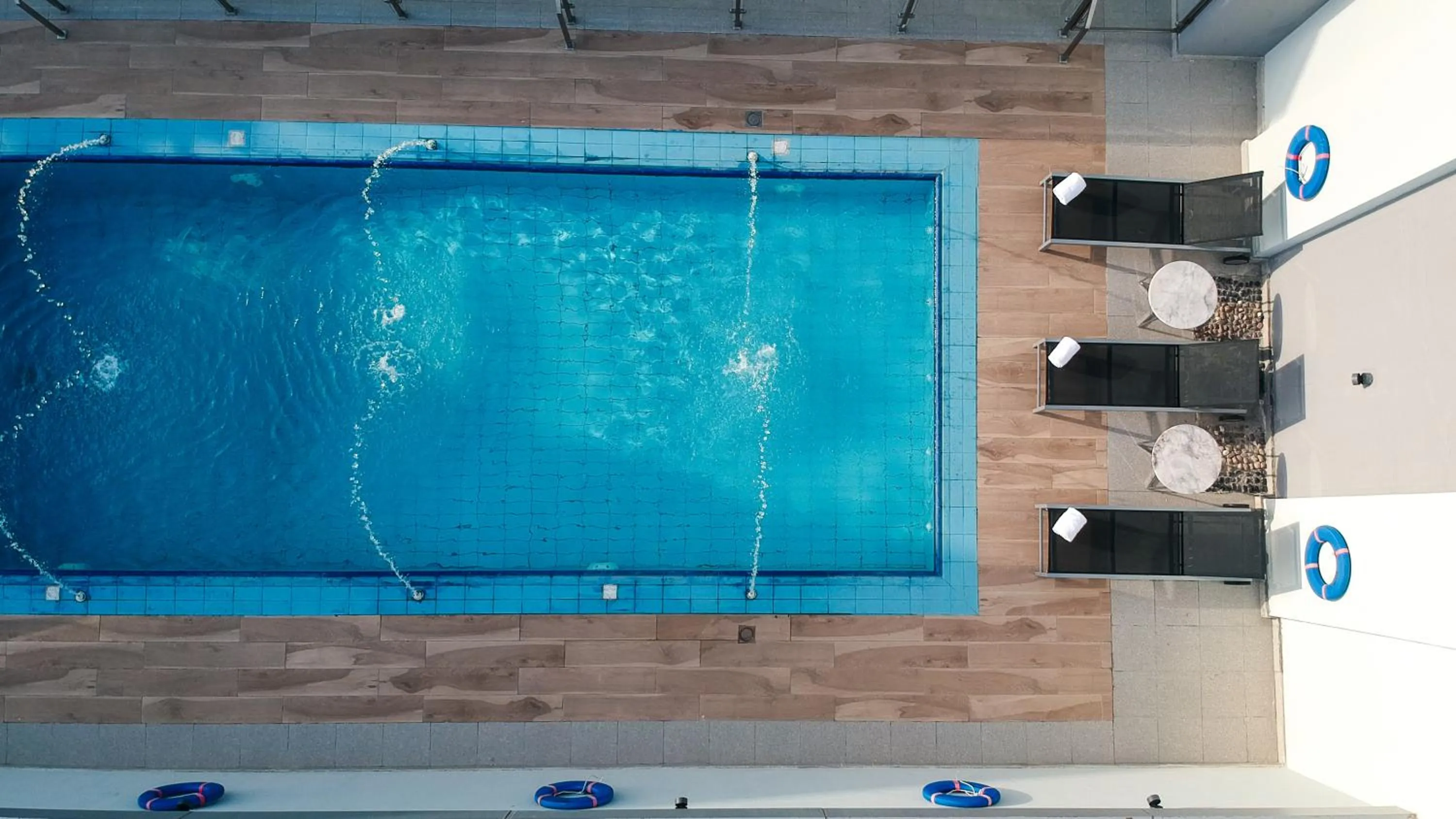 Swimming pool in Hafawah Suites