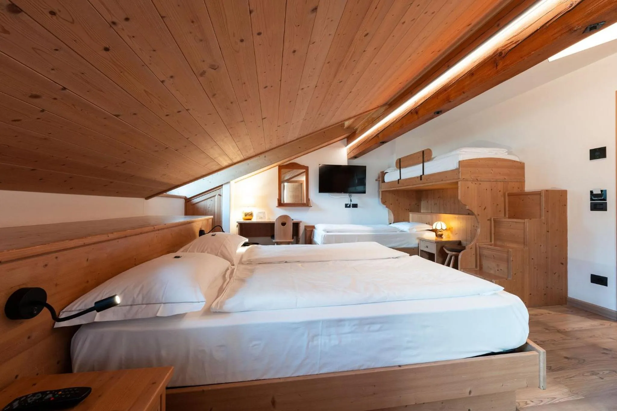 Bedroom, Bed in Hotel Piedibosco