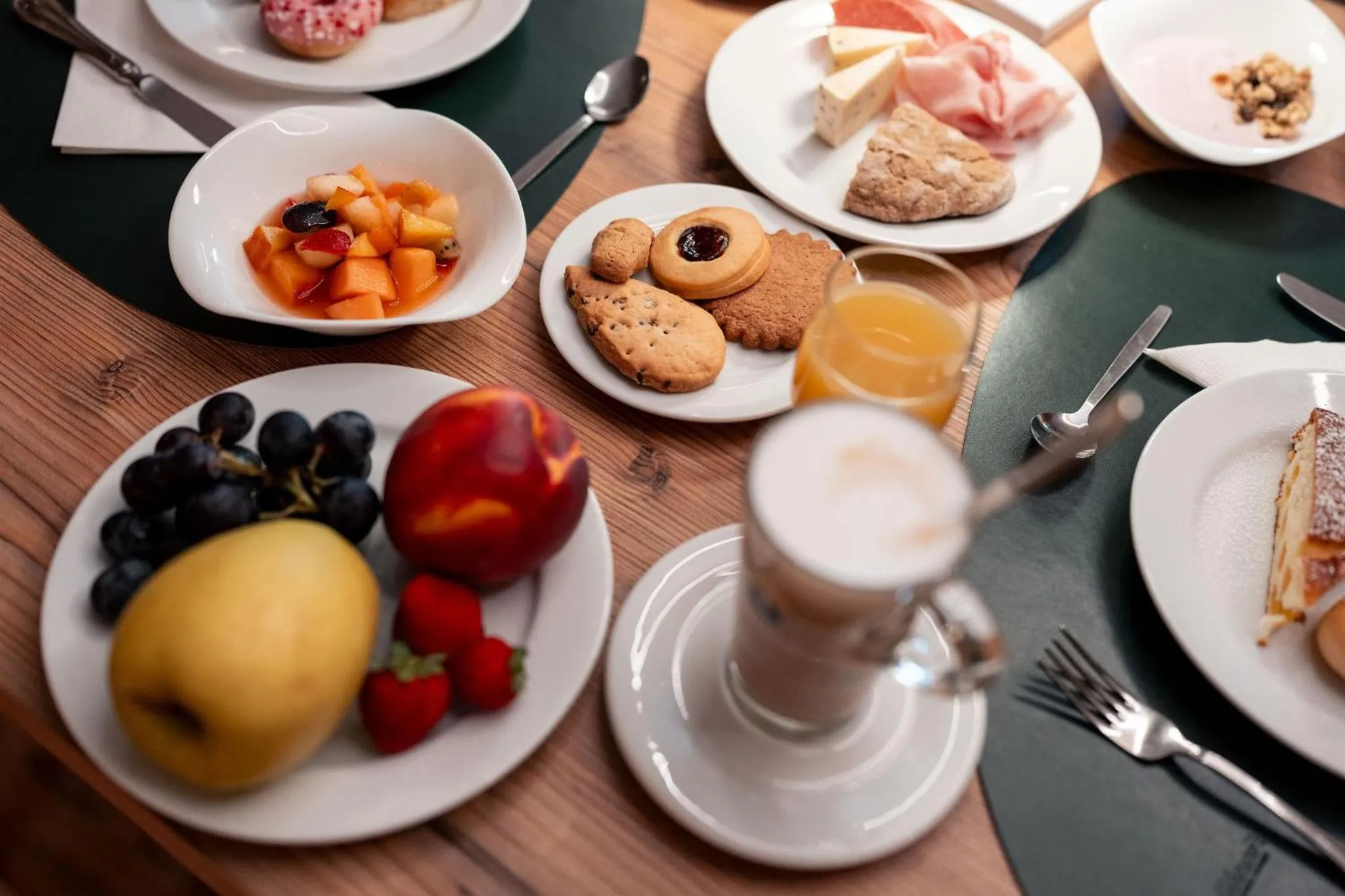 Breakfast in Hotel Piedibosco