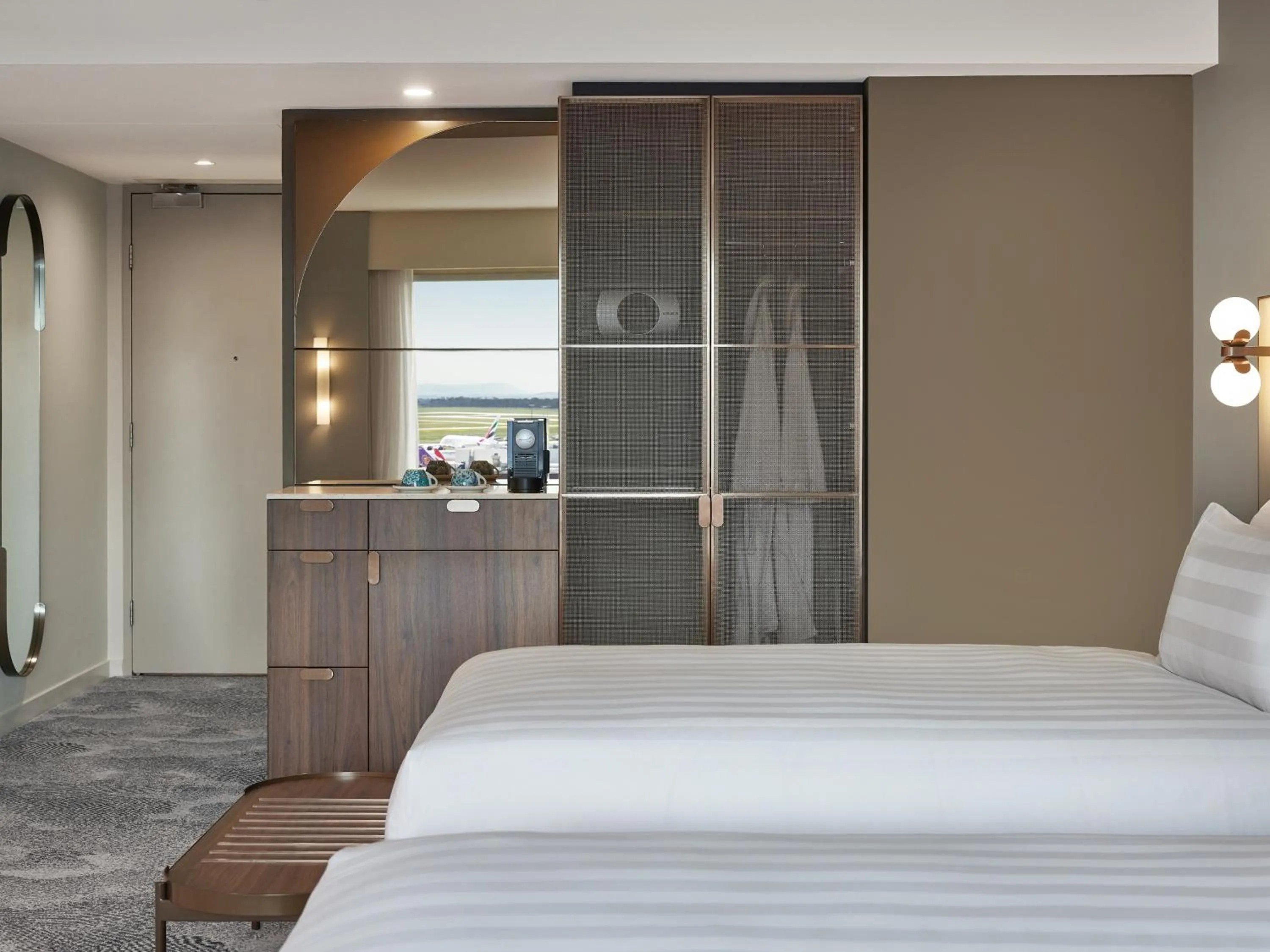 Bedroom, Bed in PARKROYAL Melbourne Airport