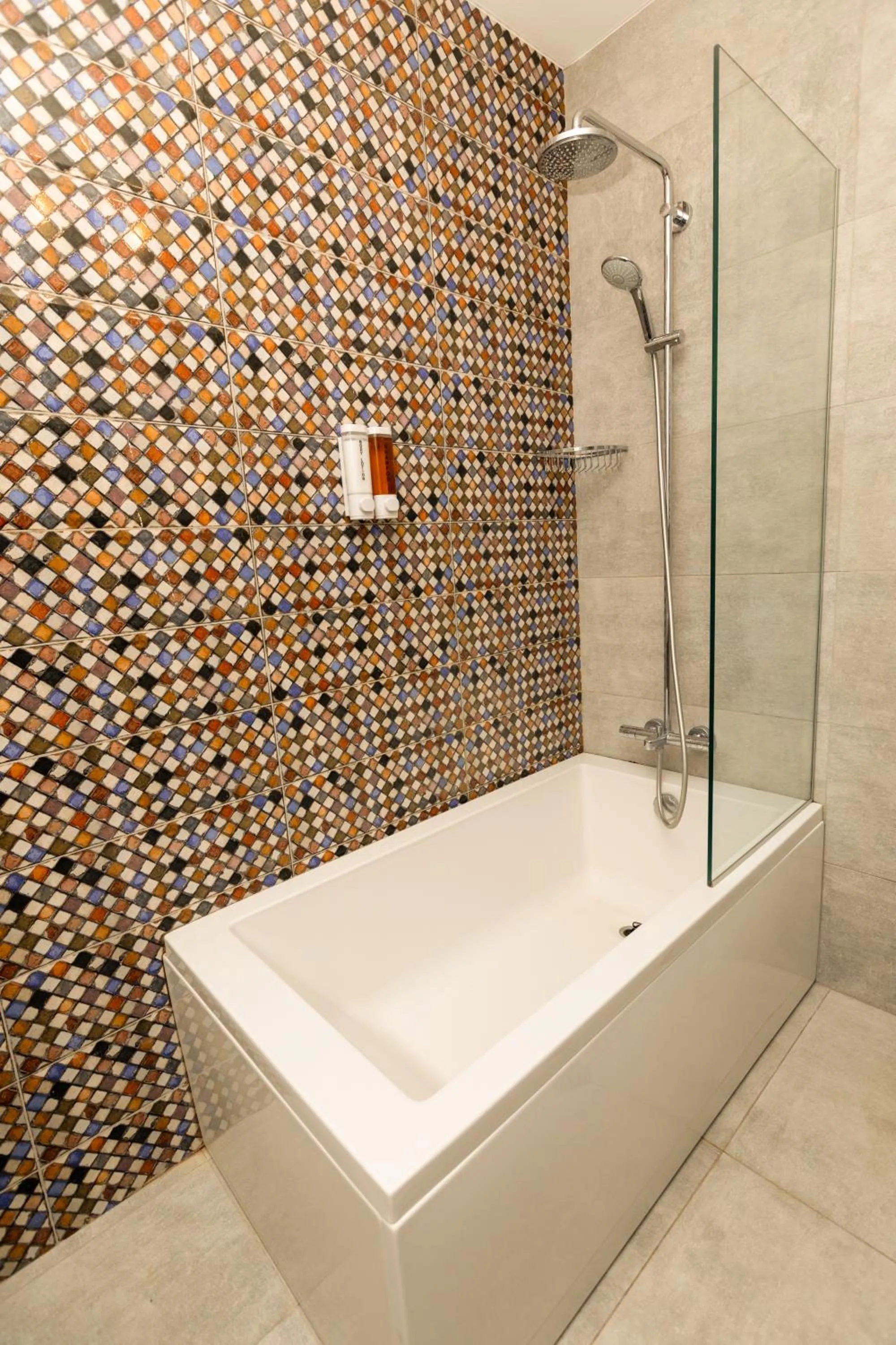 Shower in Hotel Griboedov