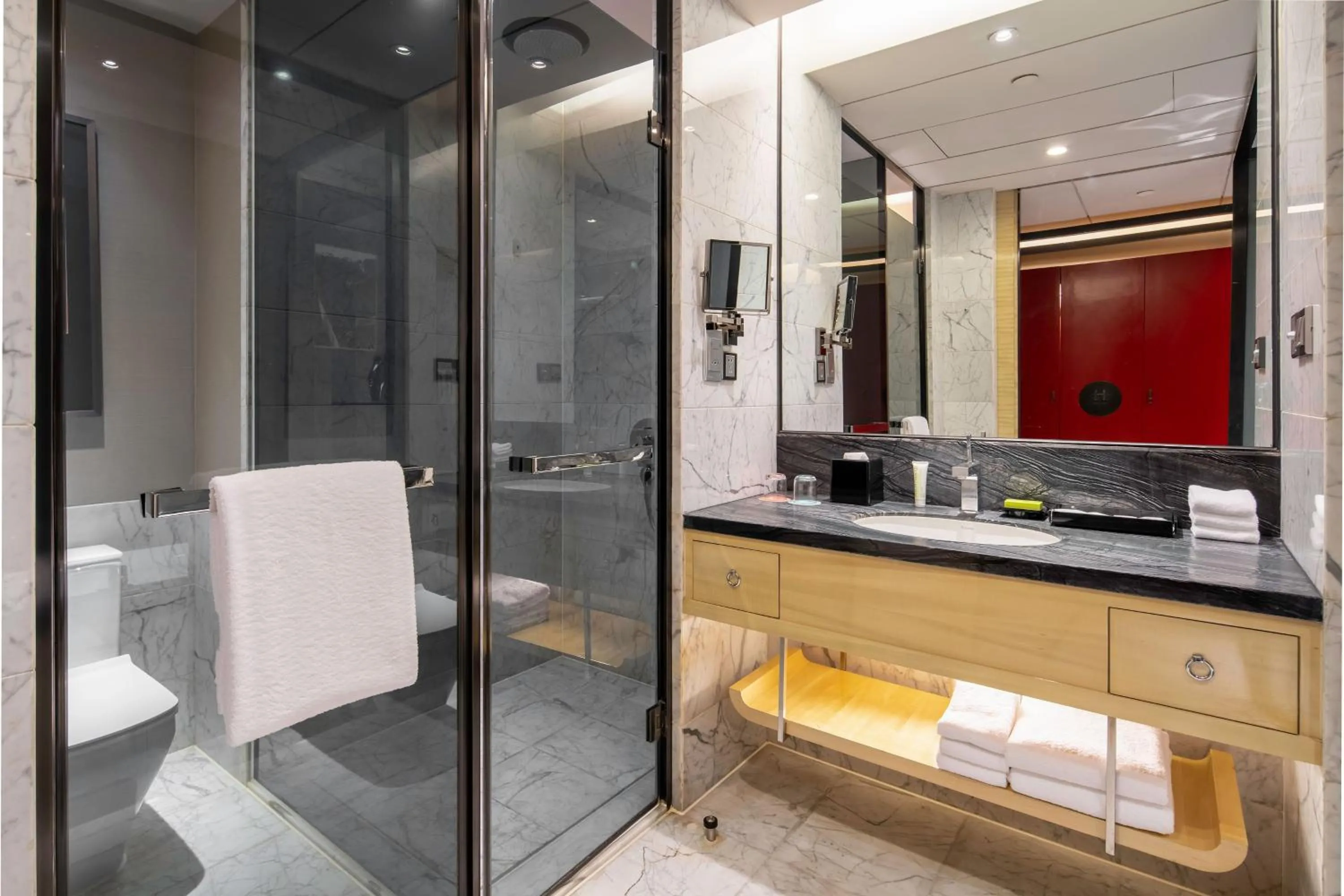 Bathroom in Le Meridien Chongqing Nan'an