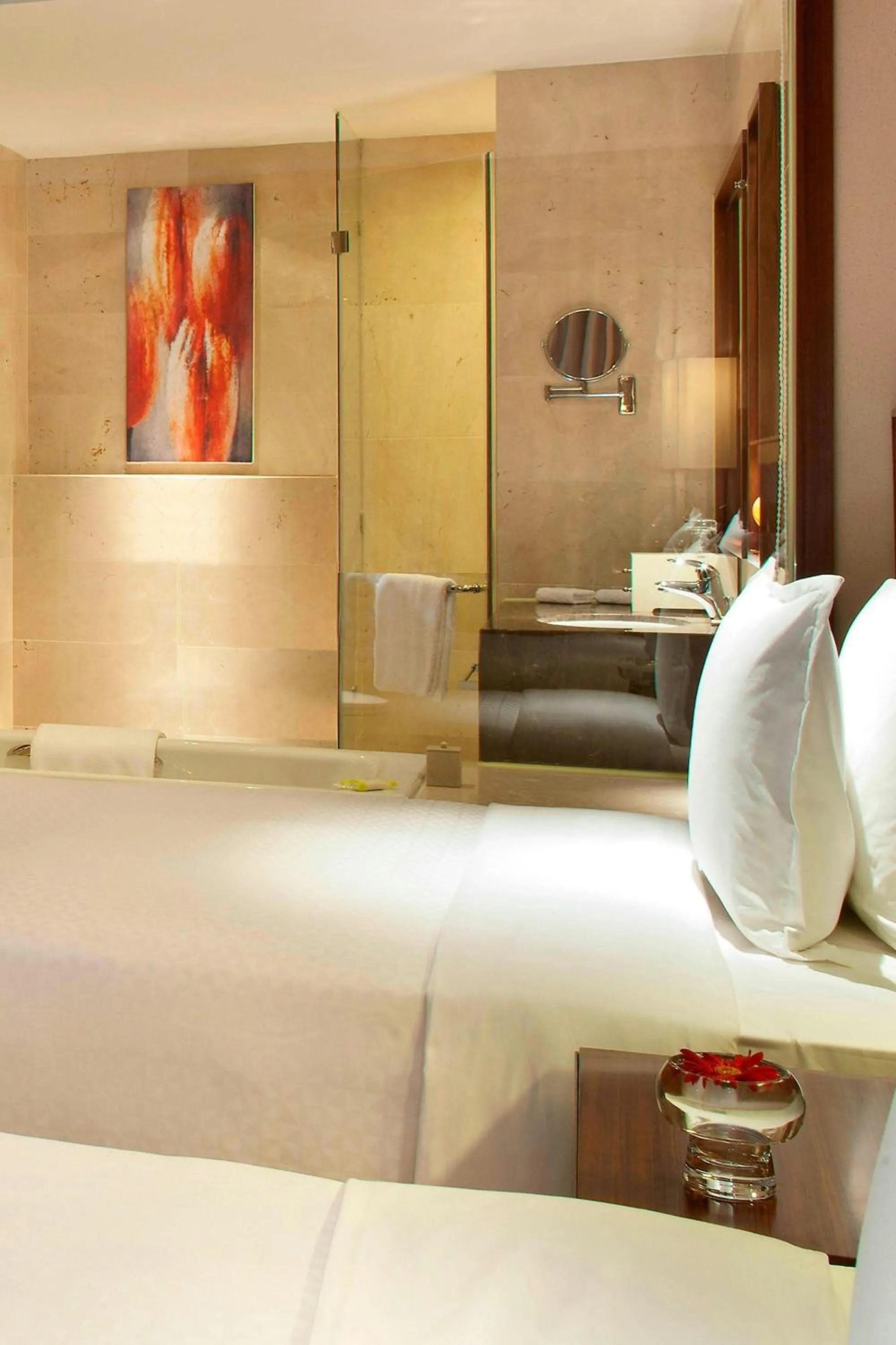 Photo of the whole room, Bed in Four Points by Sheraton Taicang