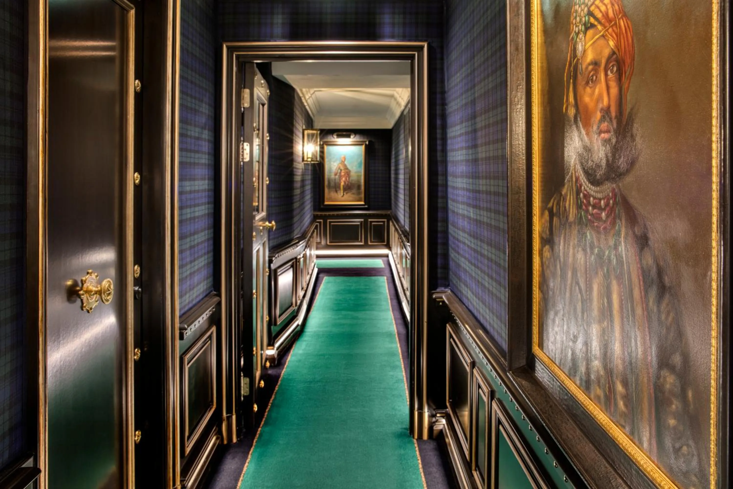 Decorative detail in 100 Princes Street