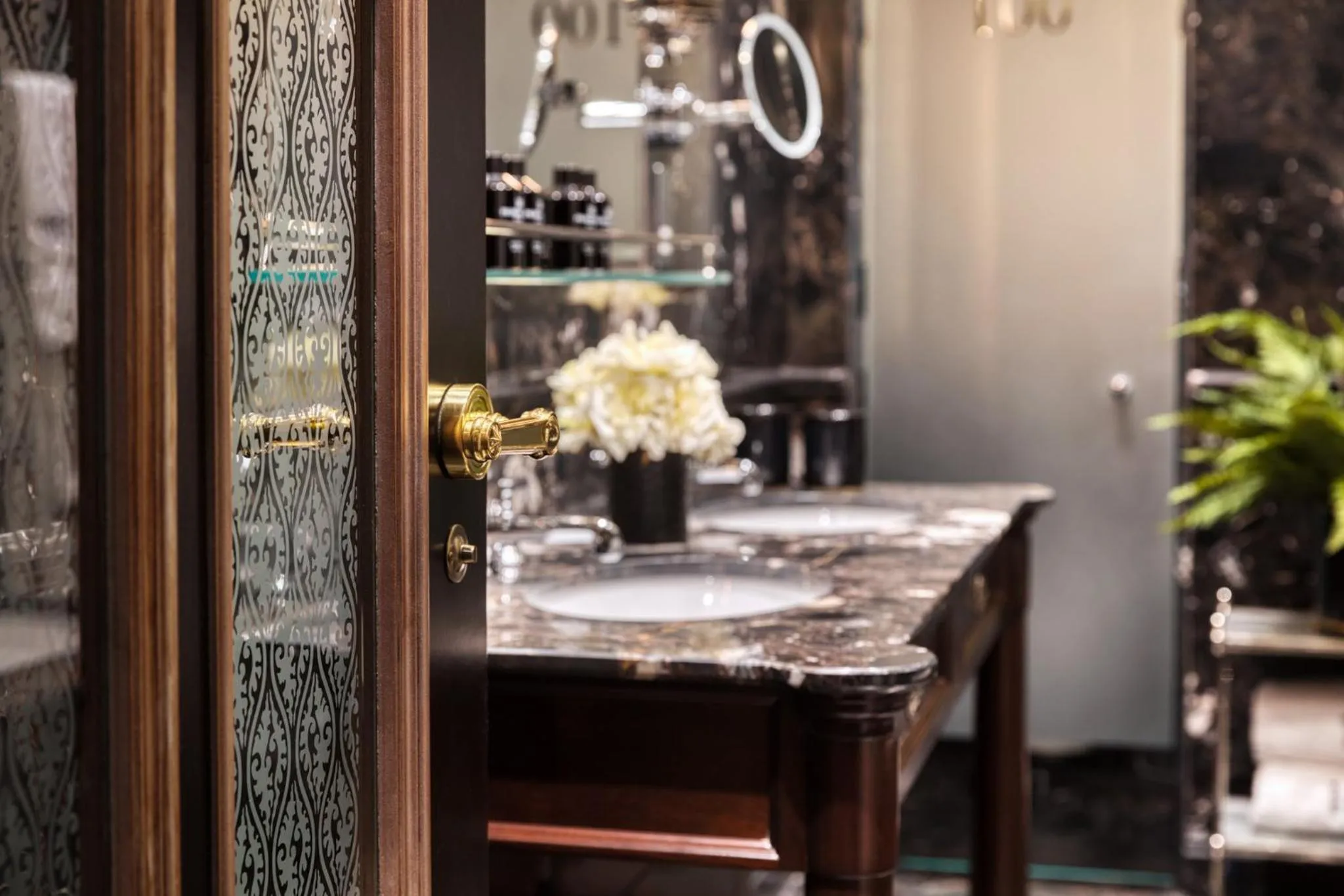 Photo of the whole room in 100 Princes Street