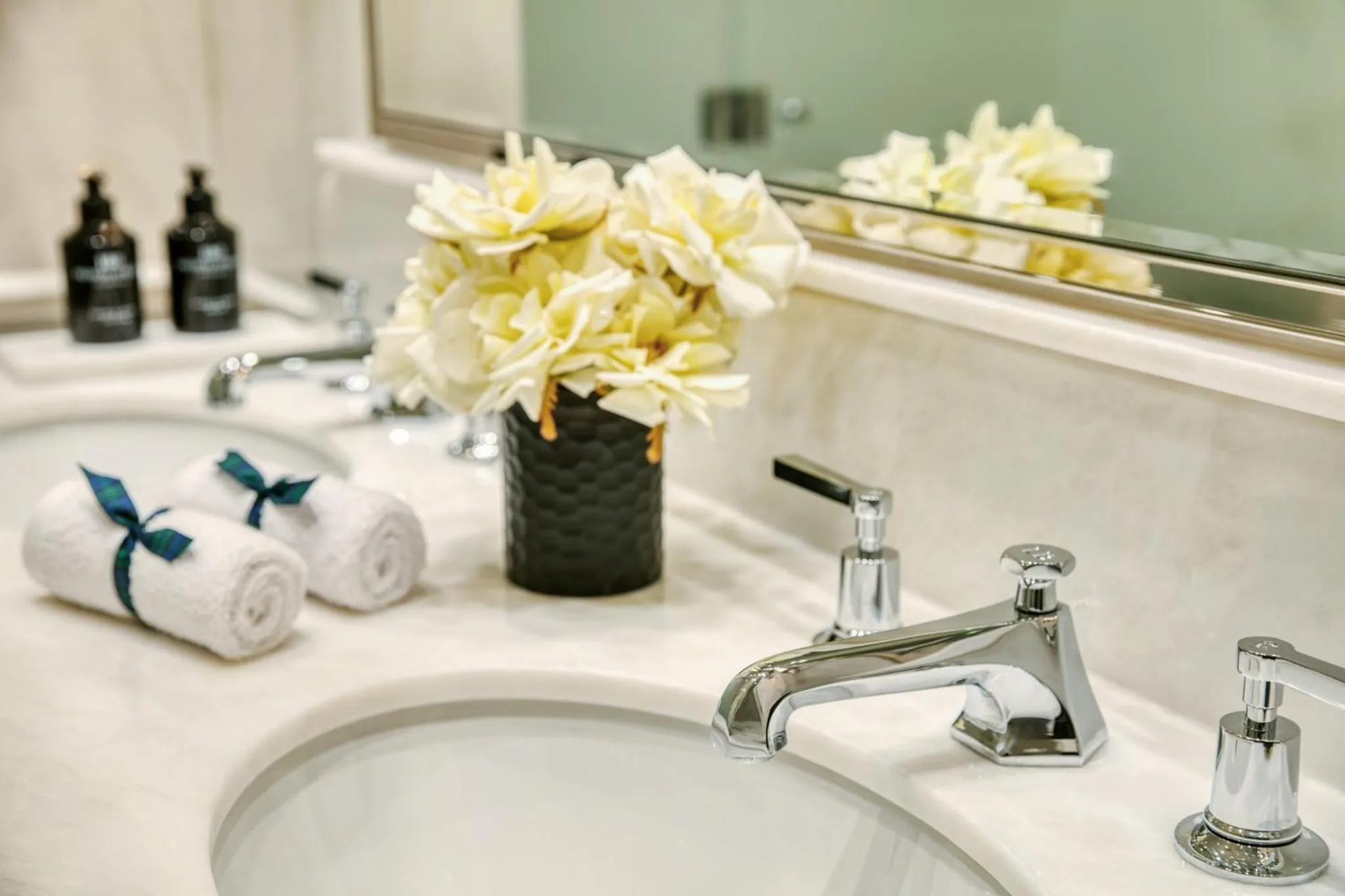 Photo of the whole room in 100 Princes Street