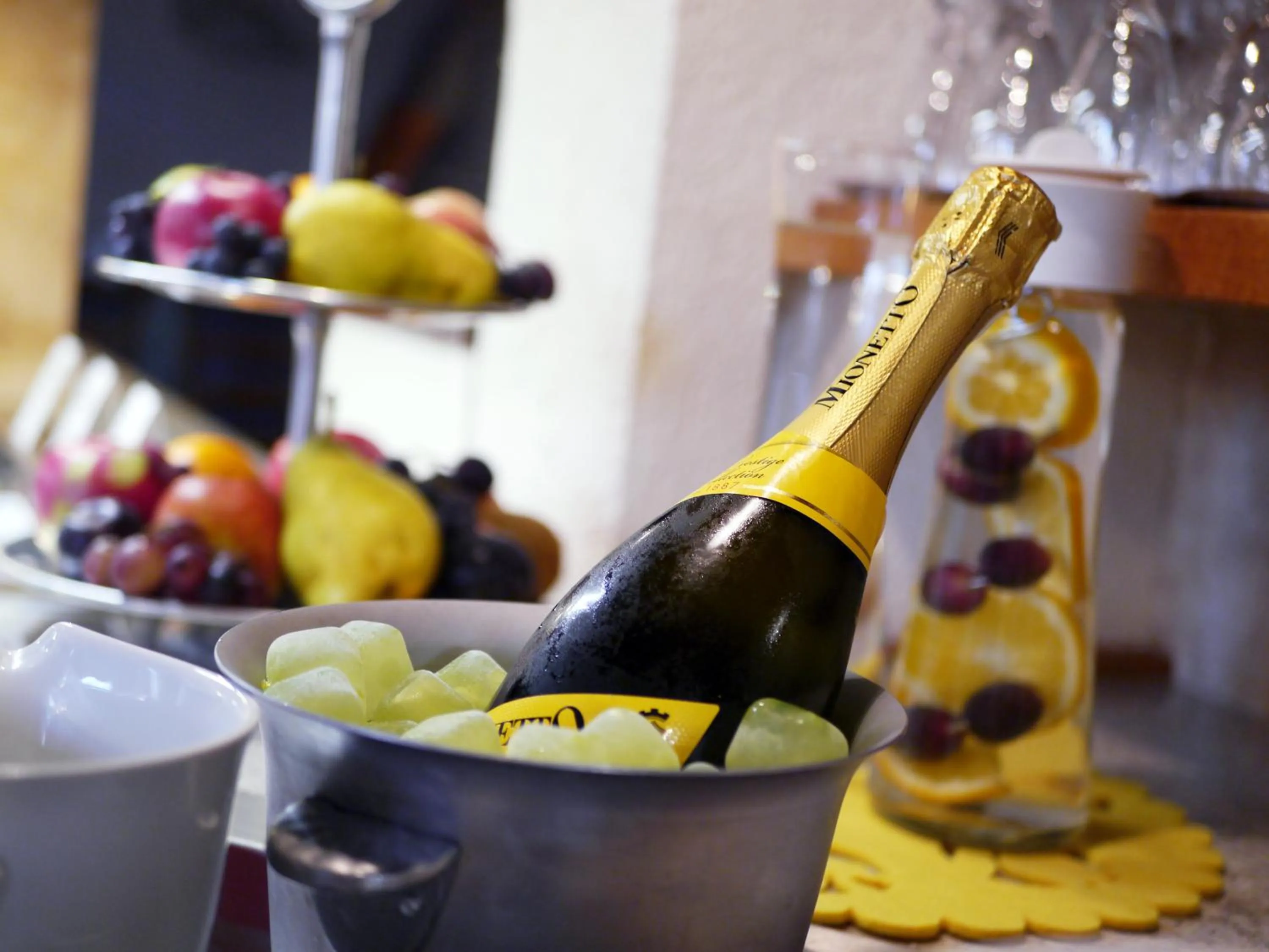 Buffet breakfast in Hotel Lenauhof