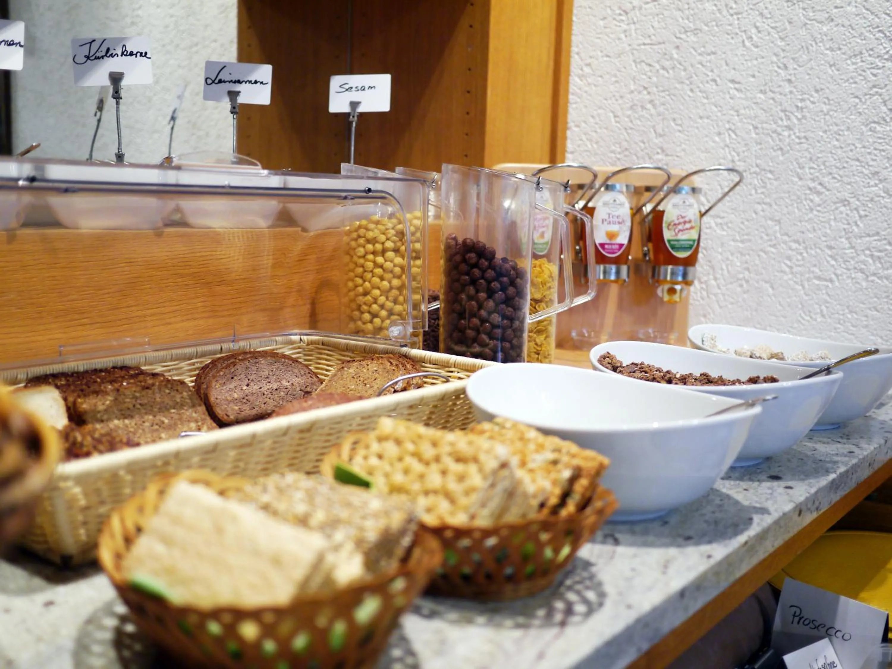 Buffet breakfast in Hotel Lenauhof