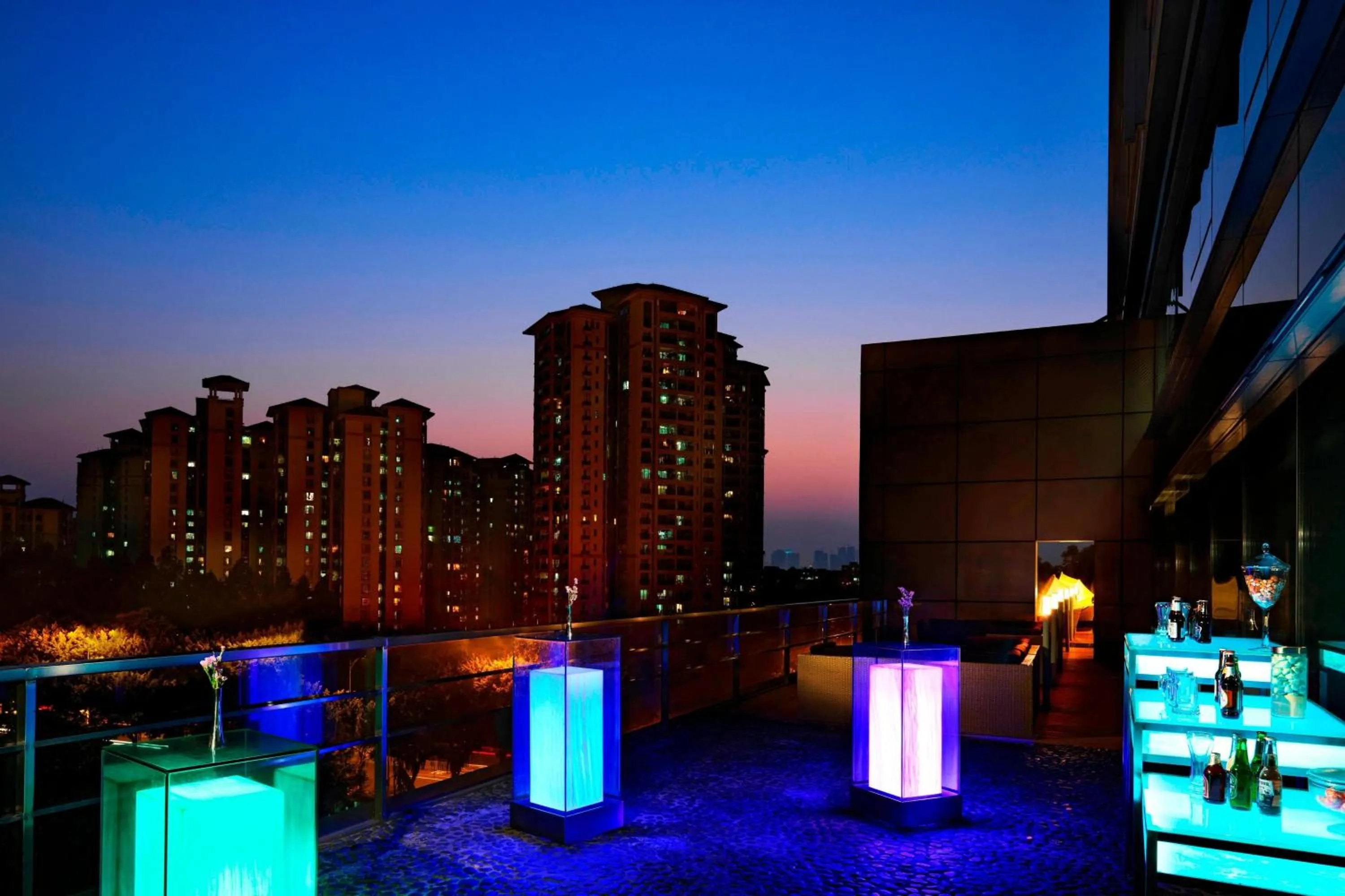 Swimming pool in Four Points by Sheraton Guangzhou Financial City, Tianhe