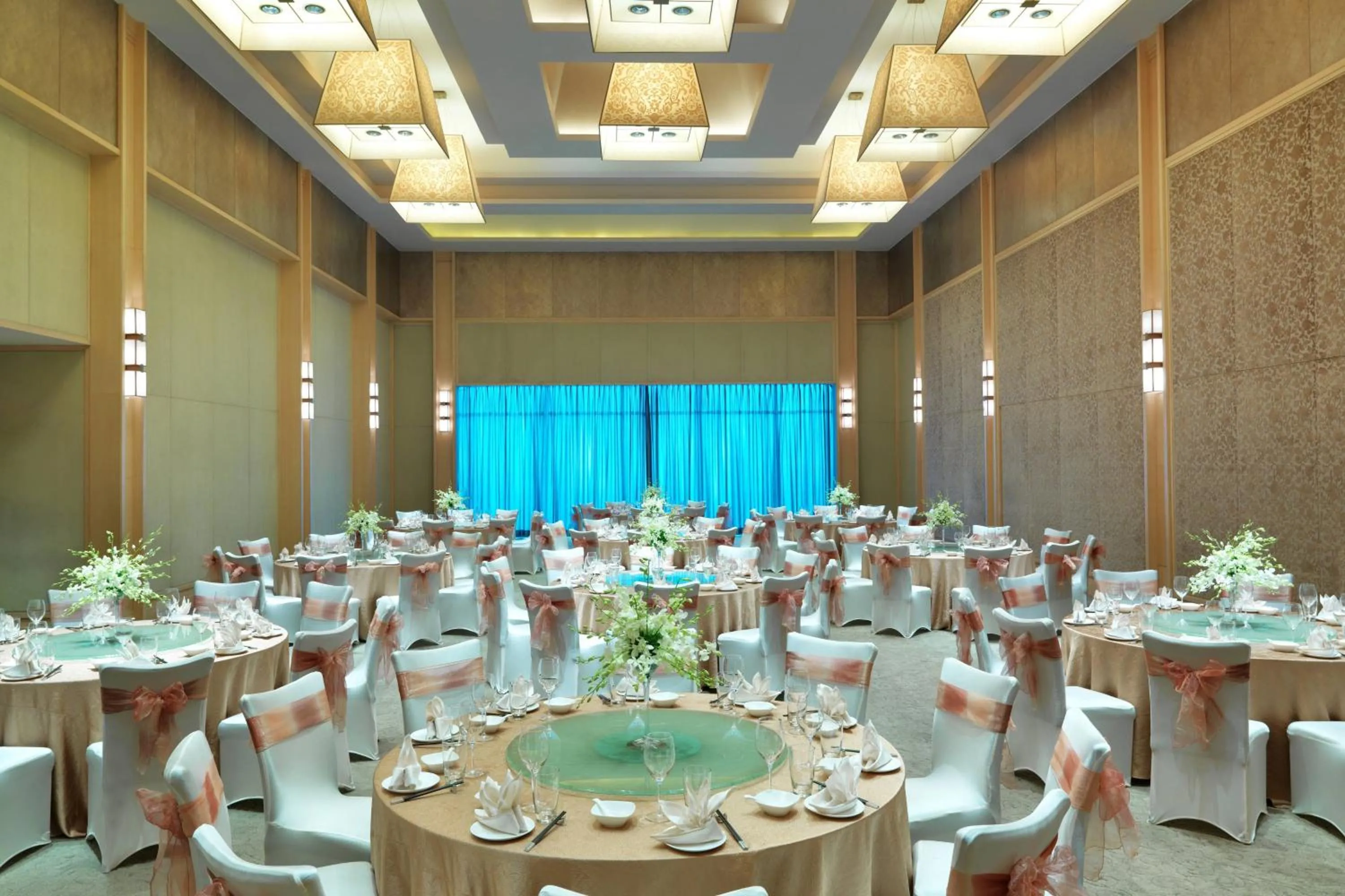 Meeting/conference room in Four Points by Sheraton Guangzhou Financial City, Tianhe