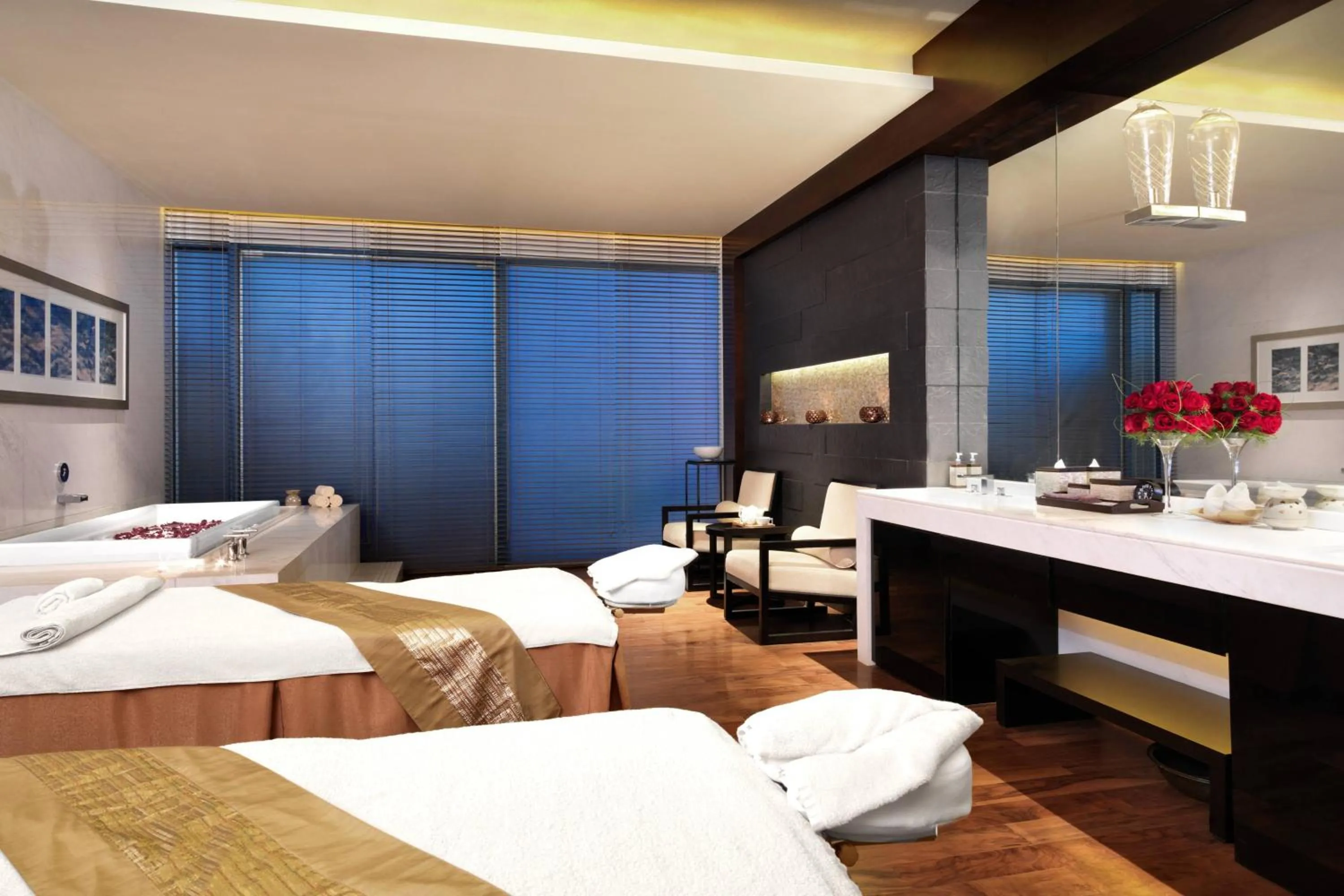 Spa and wellness centre/facilities, Bed in Four Points by Sheraton Guangzhou Financial City, Tianhe