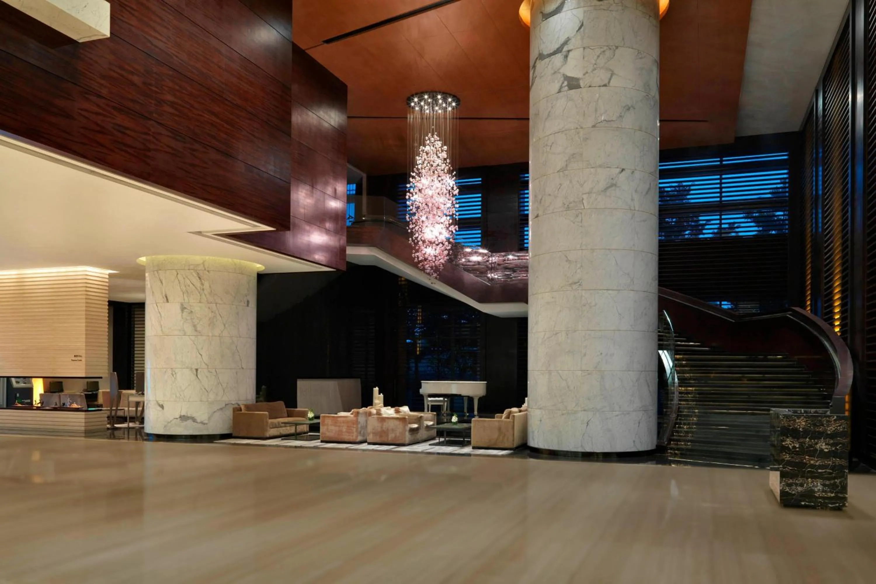 Lobby or reception in Four Points by Sheraton Guangzhou Financial City, Tianhe