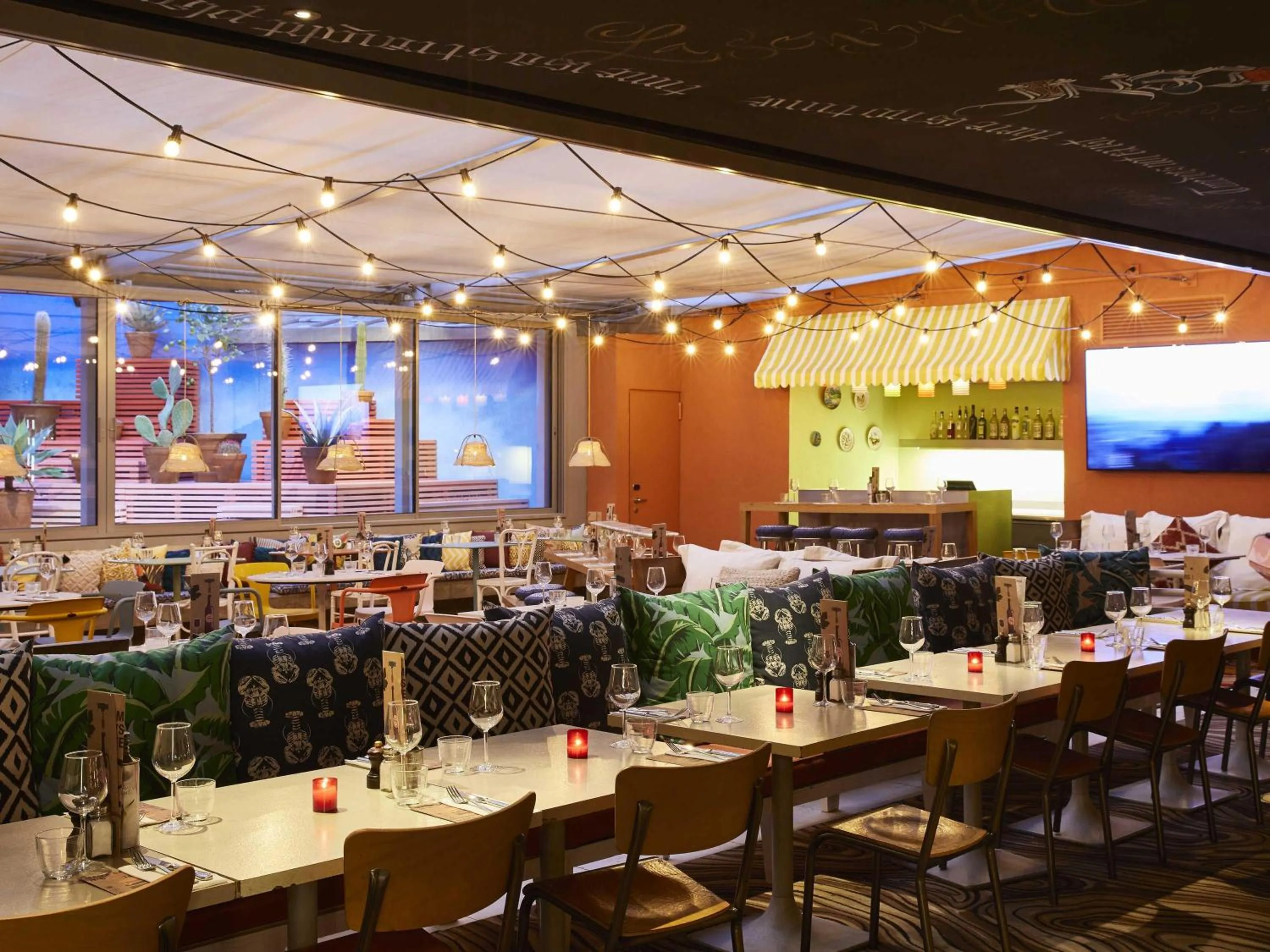 Restaurant/places to eat in Mama Shelter Marseille