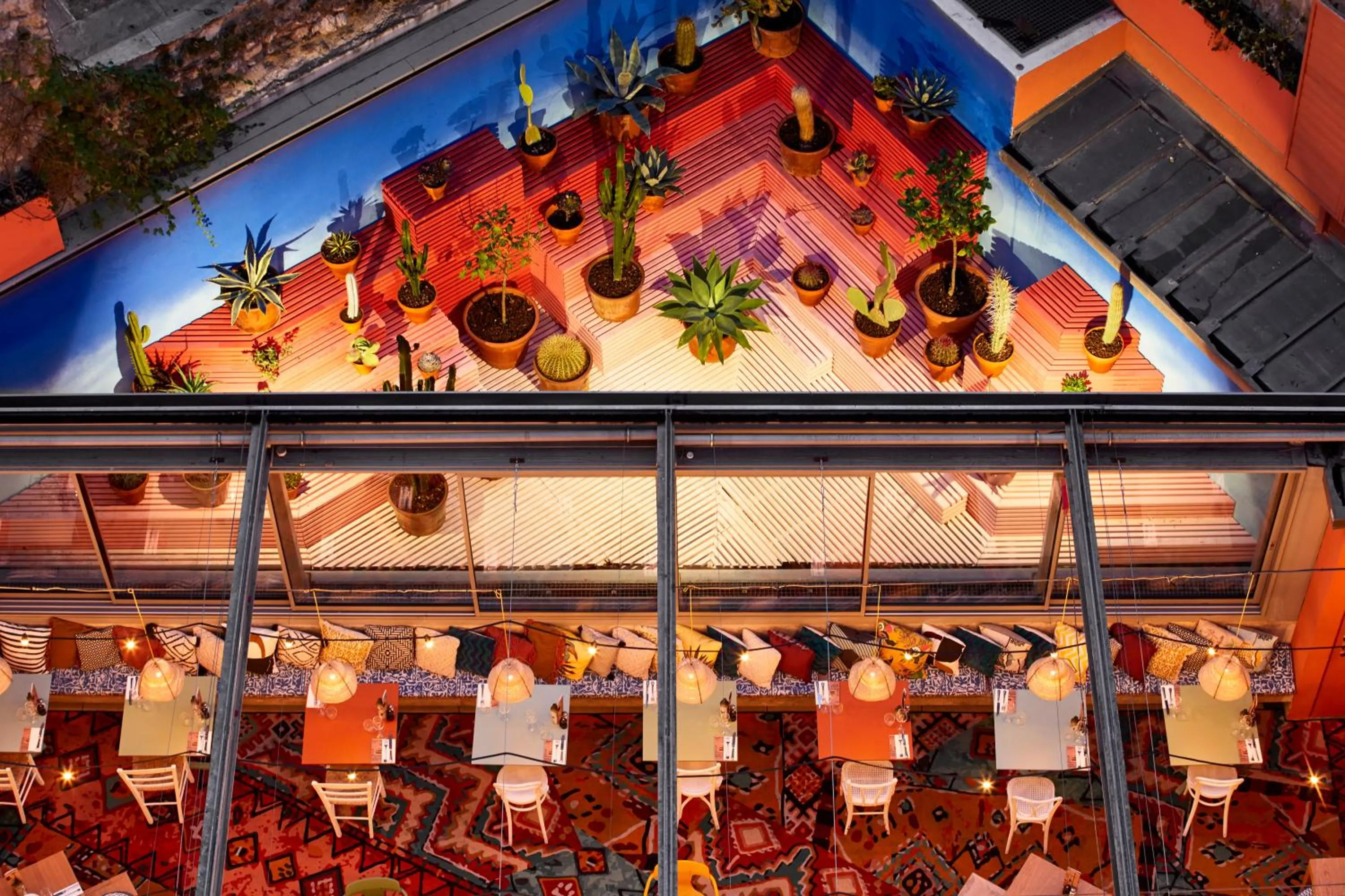 Restaurant/places to eat in Mama Shelter Marseille