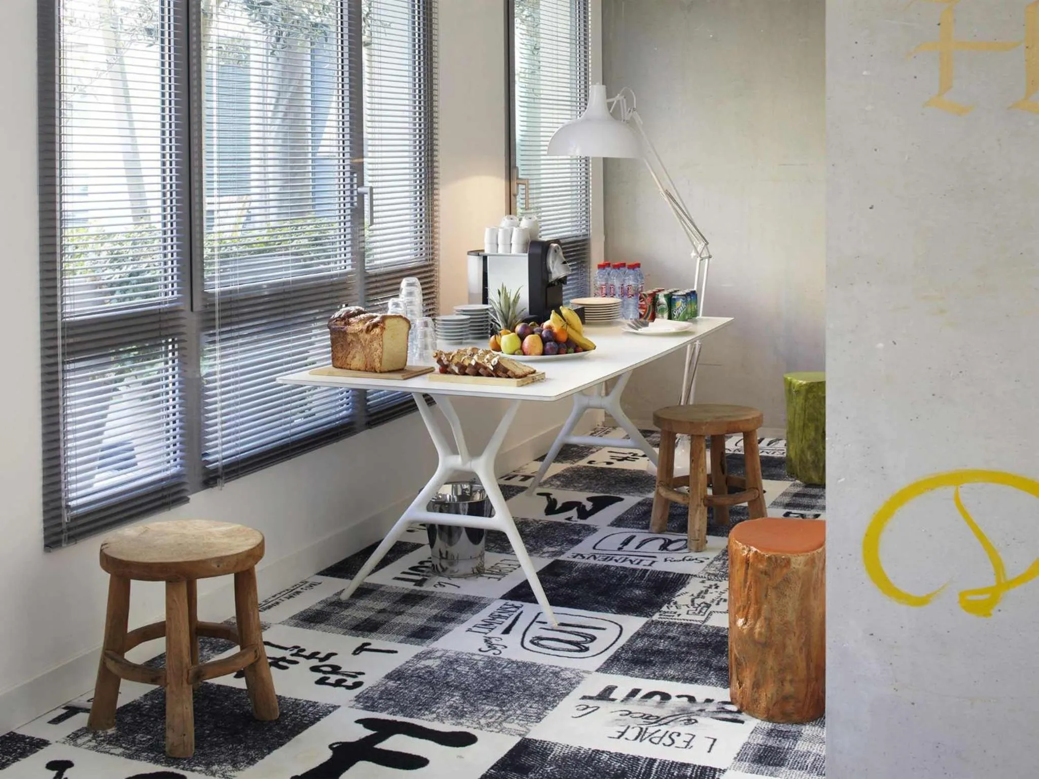 Meeting/conference room in Mama Shelter Marseille