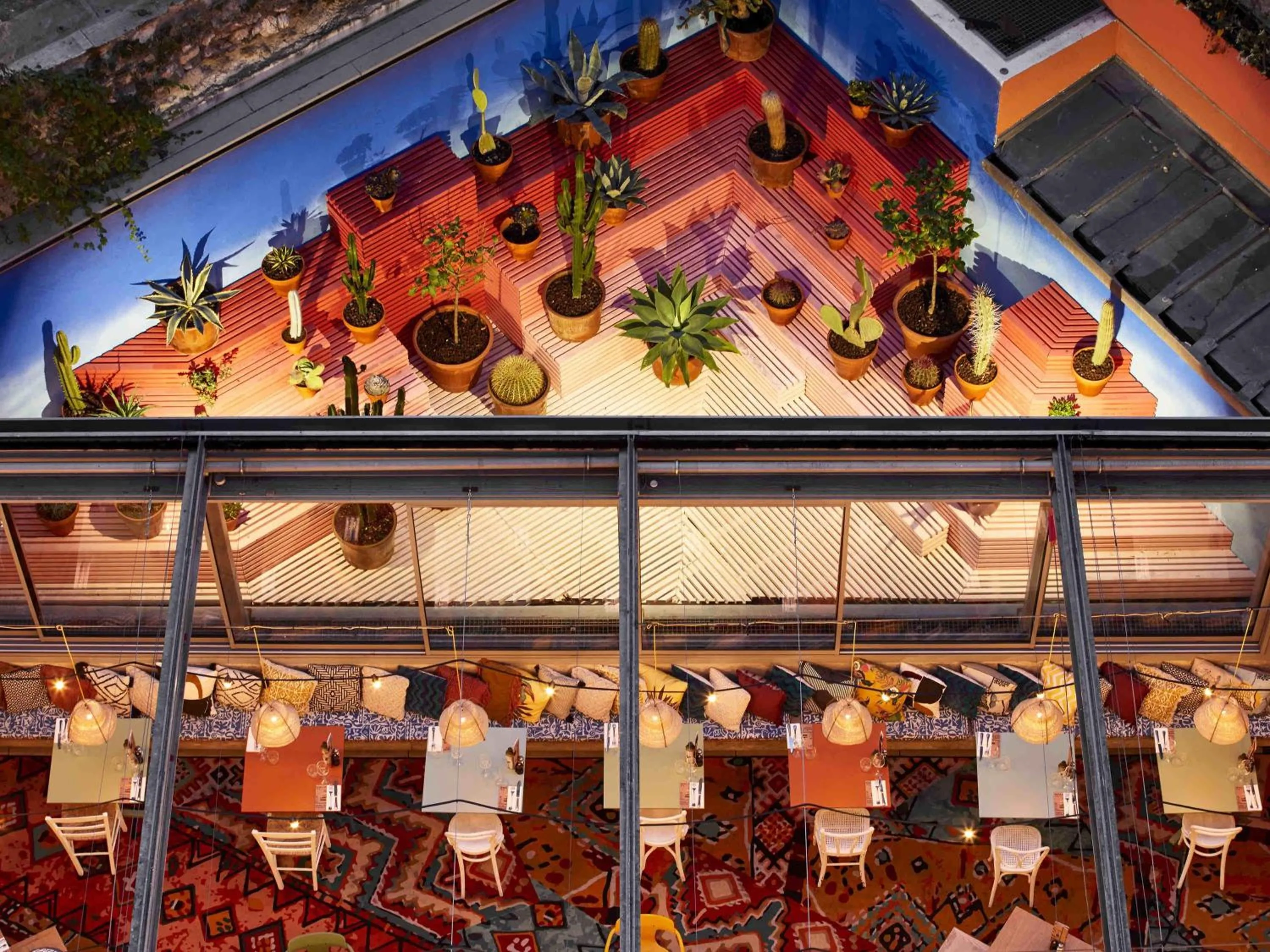 Restaurant/places to eat in Mama Shelter Marseille