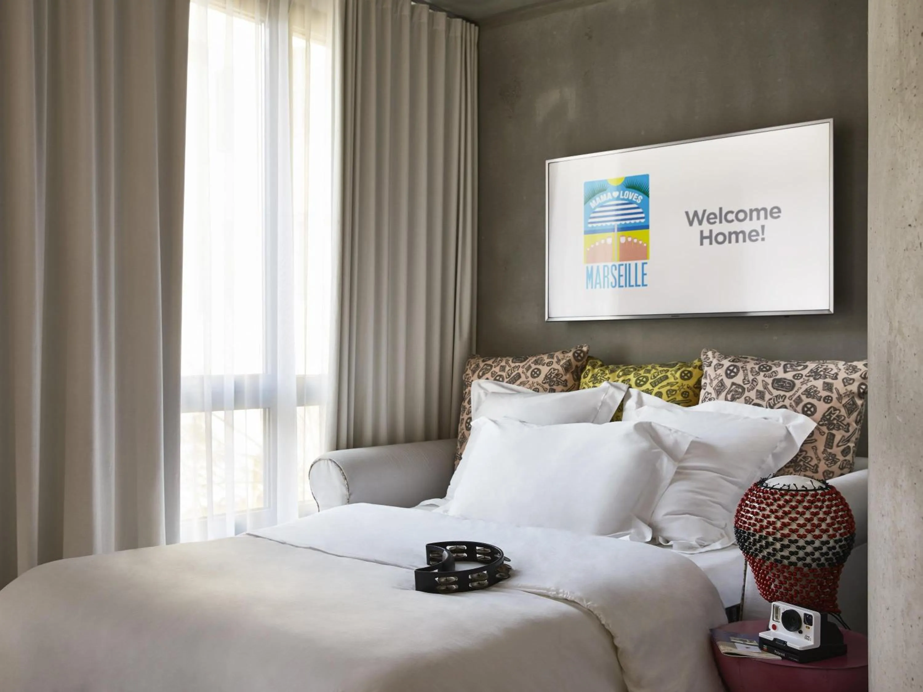 TV and multimedia, Bed in Mama Shelter Marseille