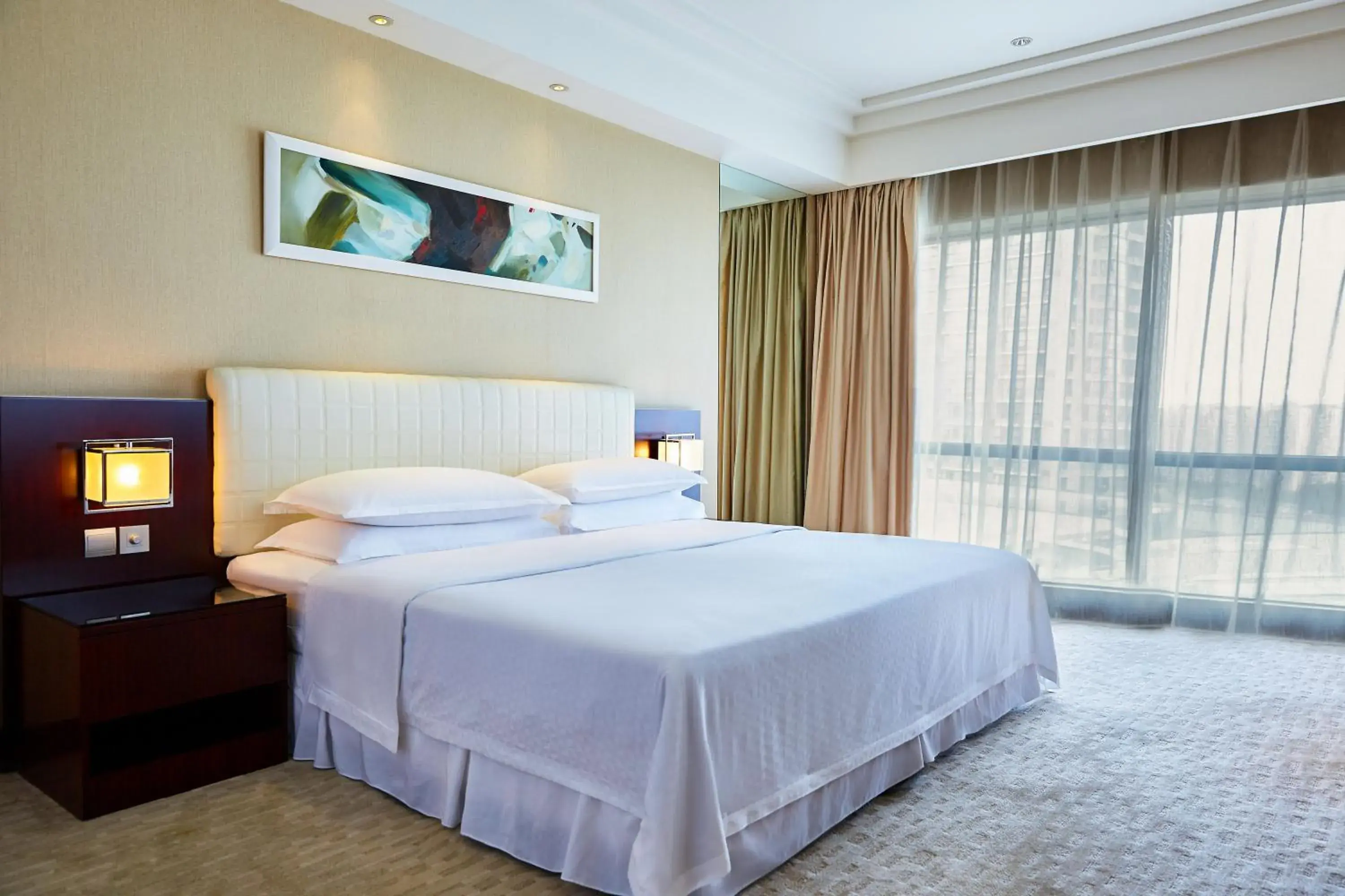 Superior King Rooms, Guest room, 1 King, City view in Four Points by Sheraton Hangzhou, Binjiang Superior King Rooms, Guest room, 1 King, City view in Four Points by Sheraton Hangzhou, Binjiang