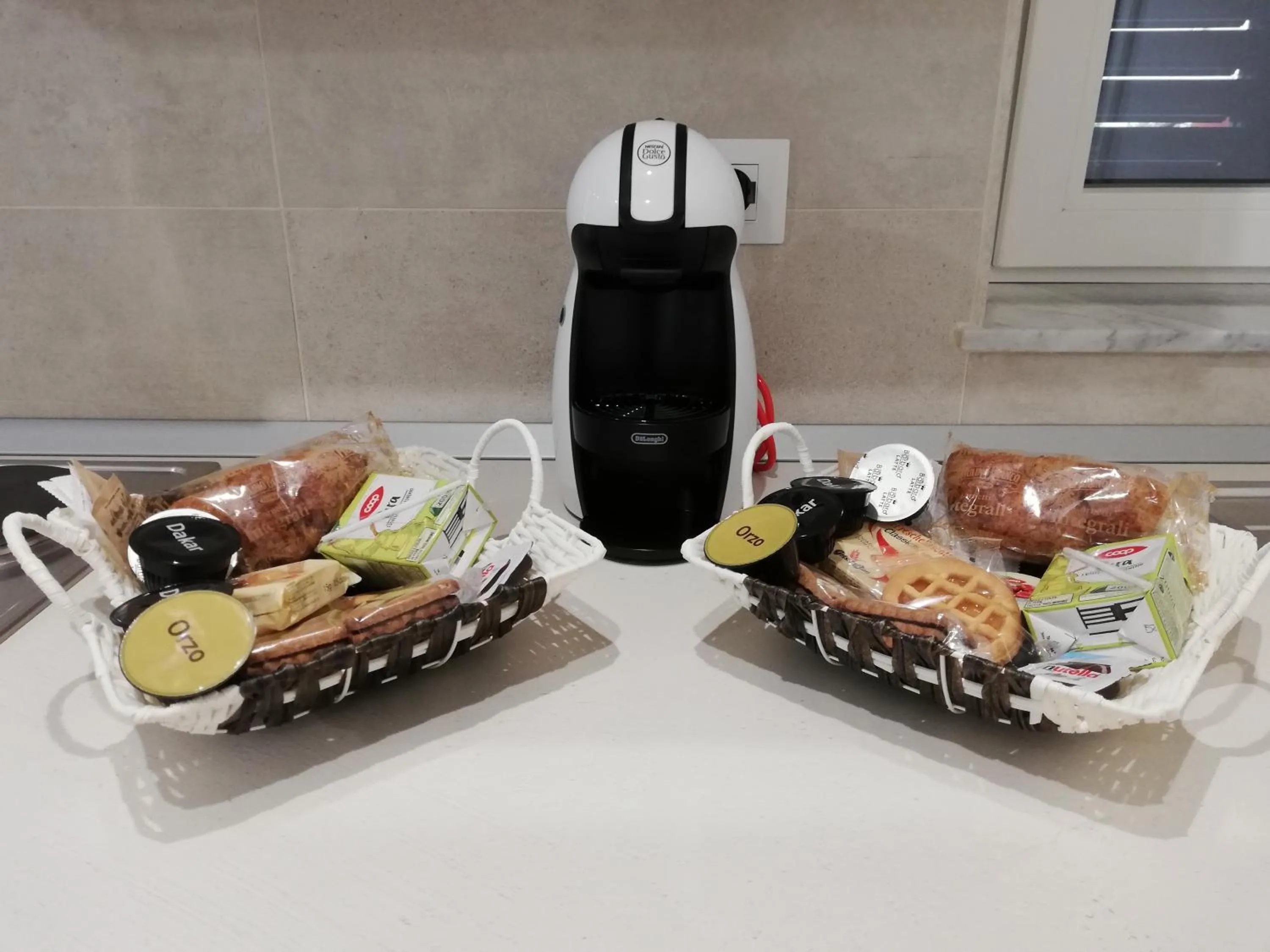 Italian breakfast in Guest House B&B Via Marina