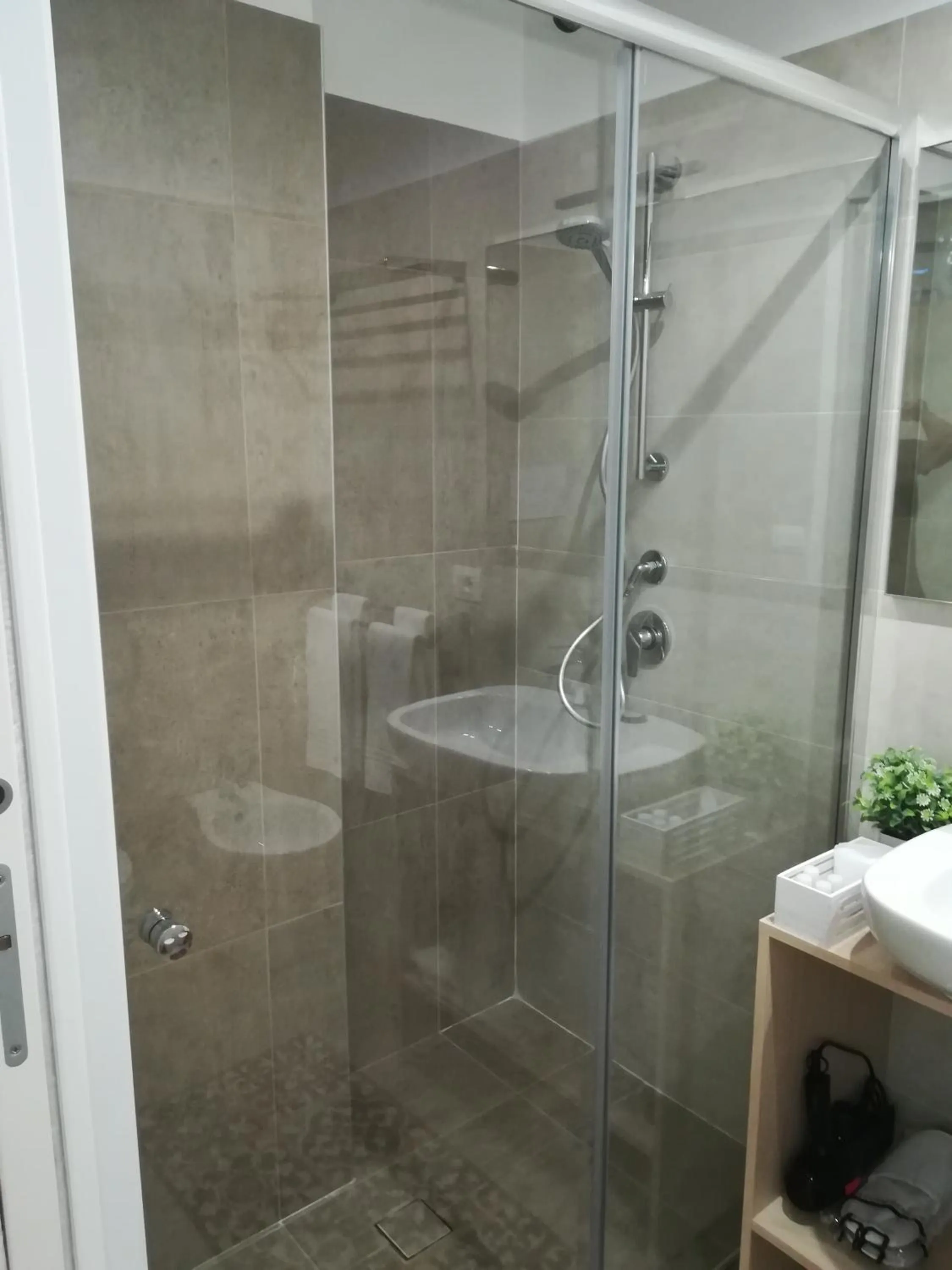 Shower in Guest House B&B Via Marina