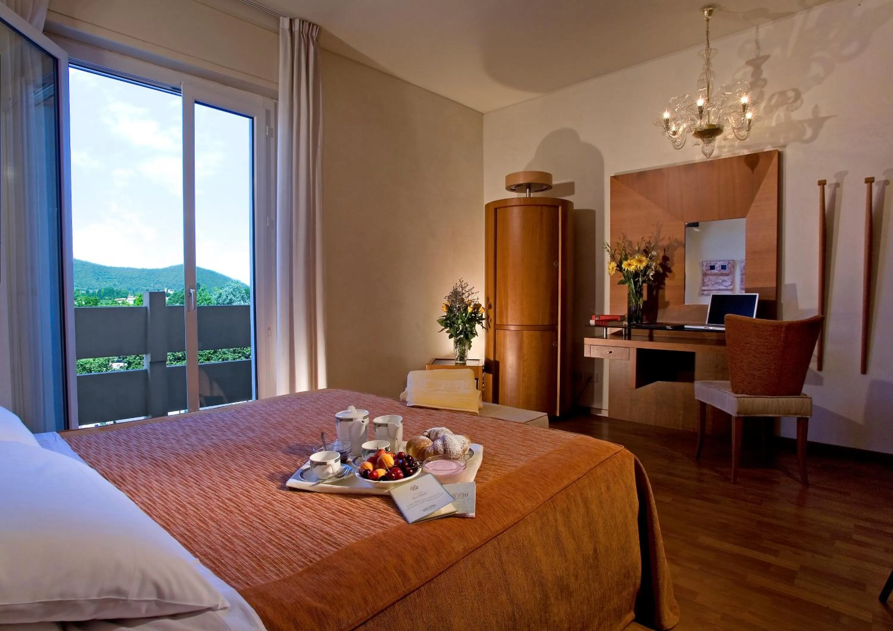 View (from property/room), Bed in Hotel Terme Orvieto