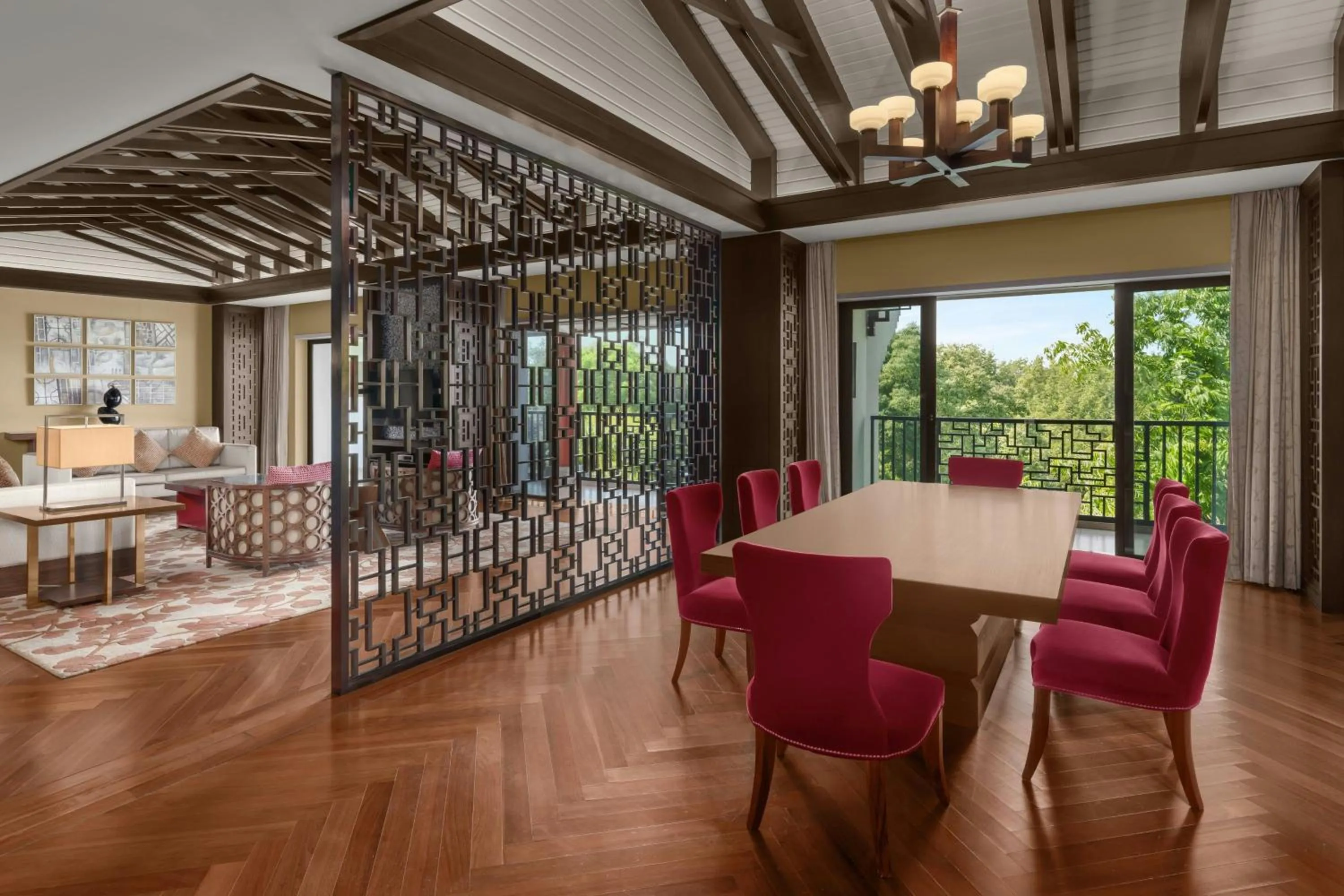 Photo of the whole room in Sheraton Grand Hangzhou Wetland Park Resort