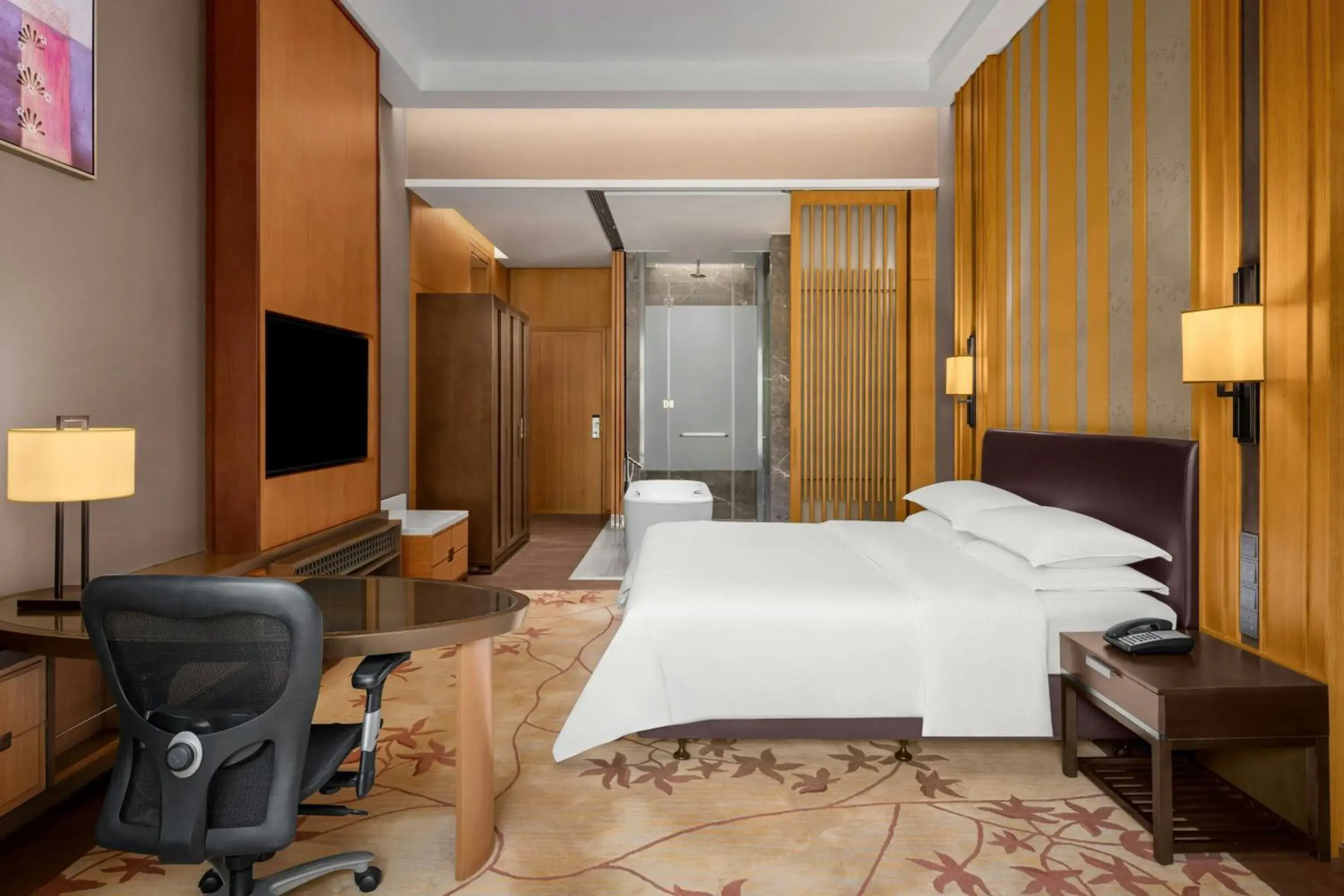 Deluxe King Room, Guest room, 1 King in Sheraton Grand Hangzhou Wetland Park Resort Deluxe King Room, Guest room, 1 King in Sheraton Grand Hangzhou Wetland Park Resort