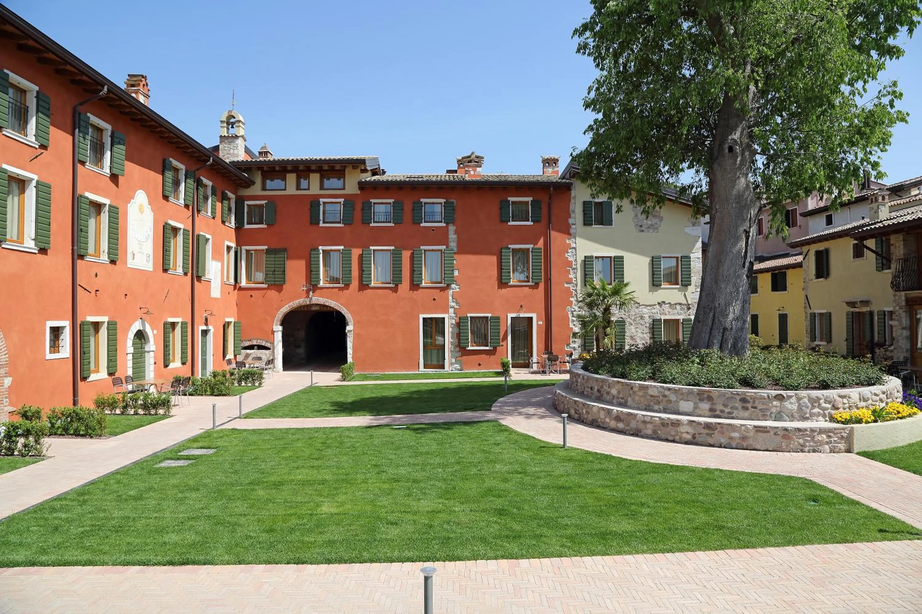 Facade/entrance in Residence Borgo Mondragon