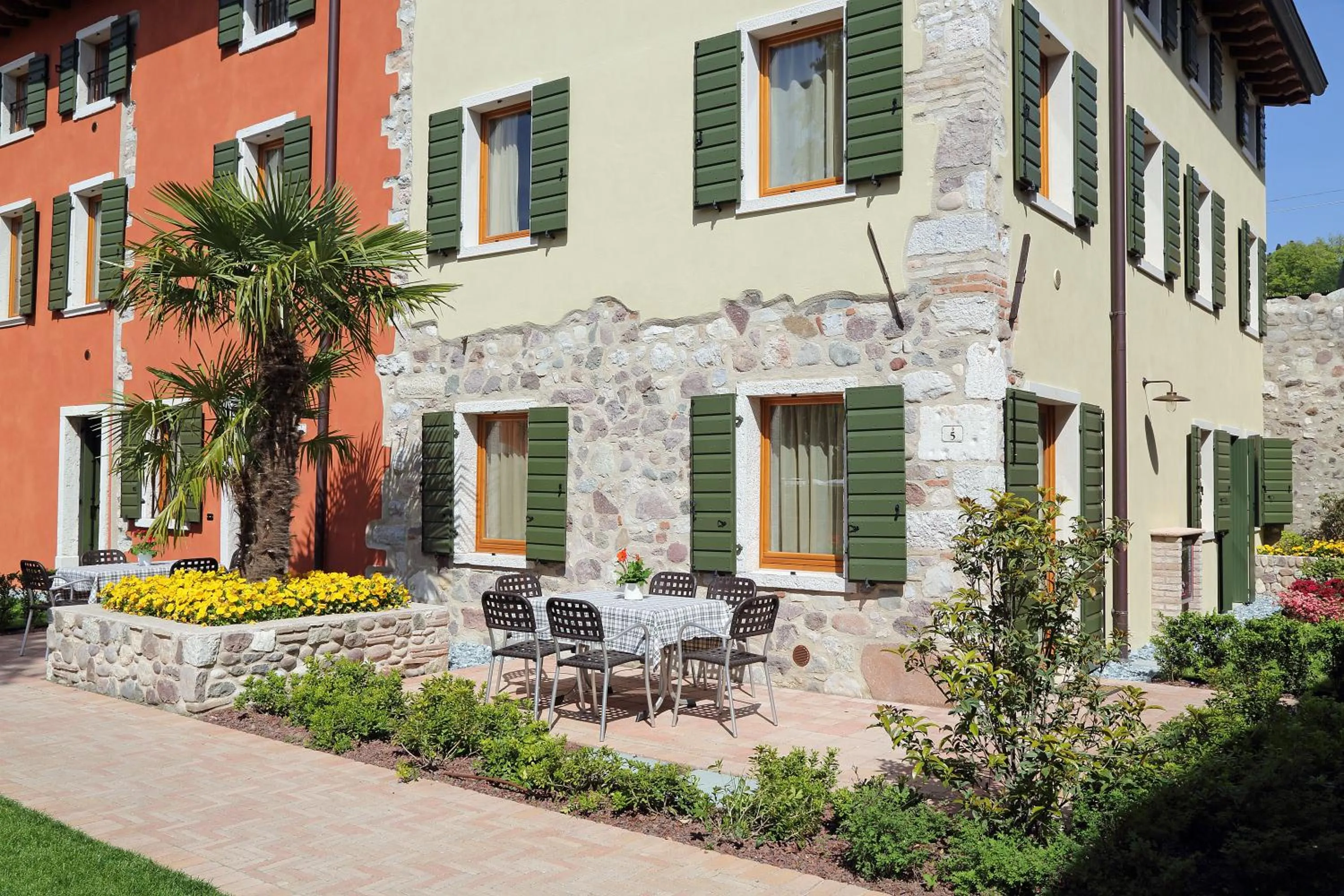 Patio in Residence Borgo Mondragon