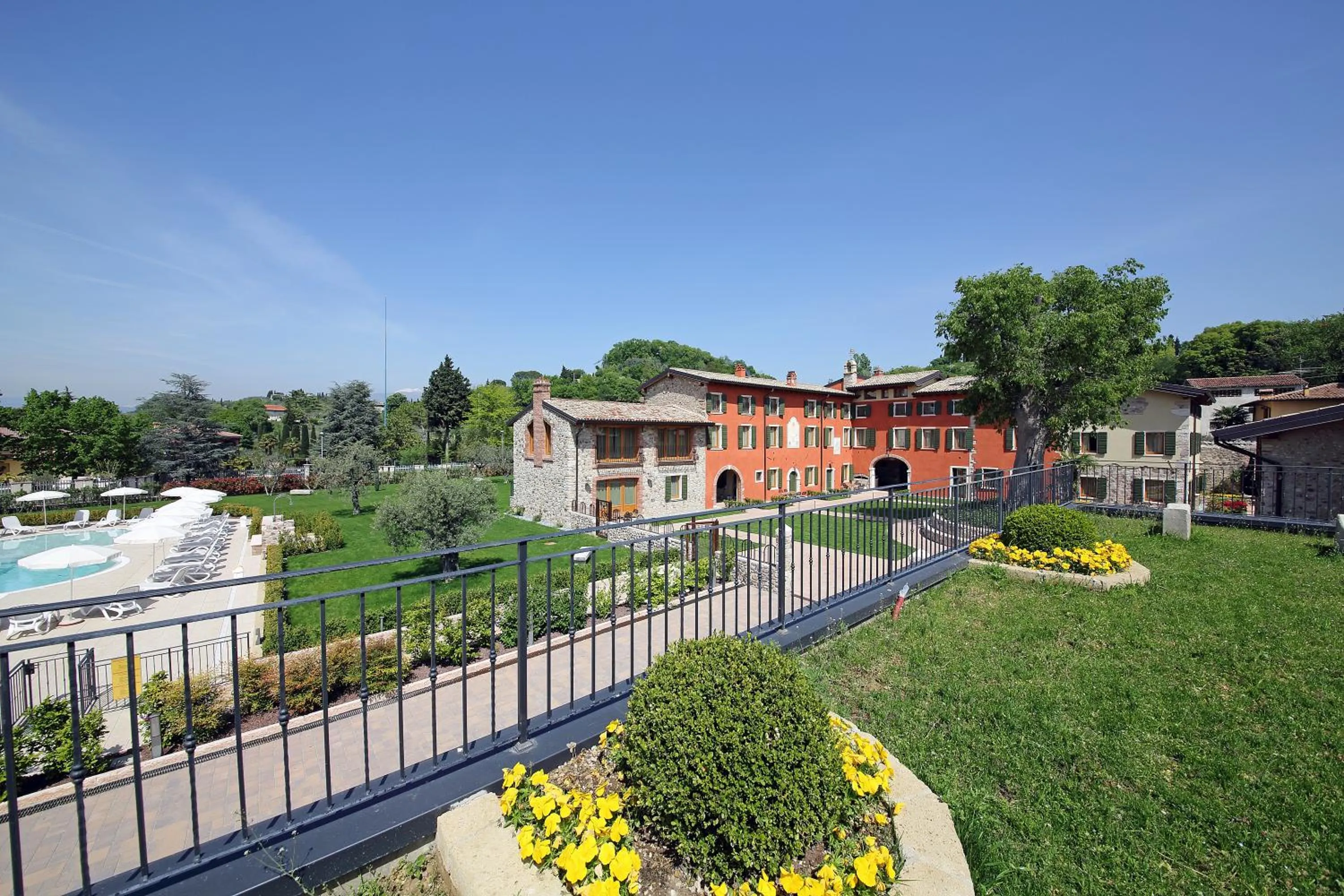 Facade/entrance in Residence Borgo Mondragon