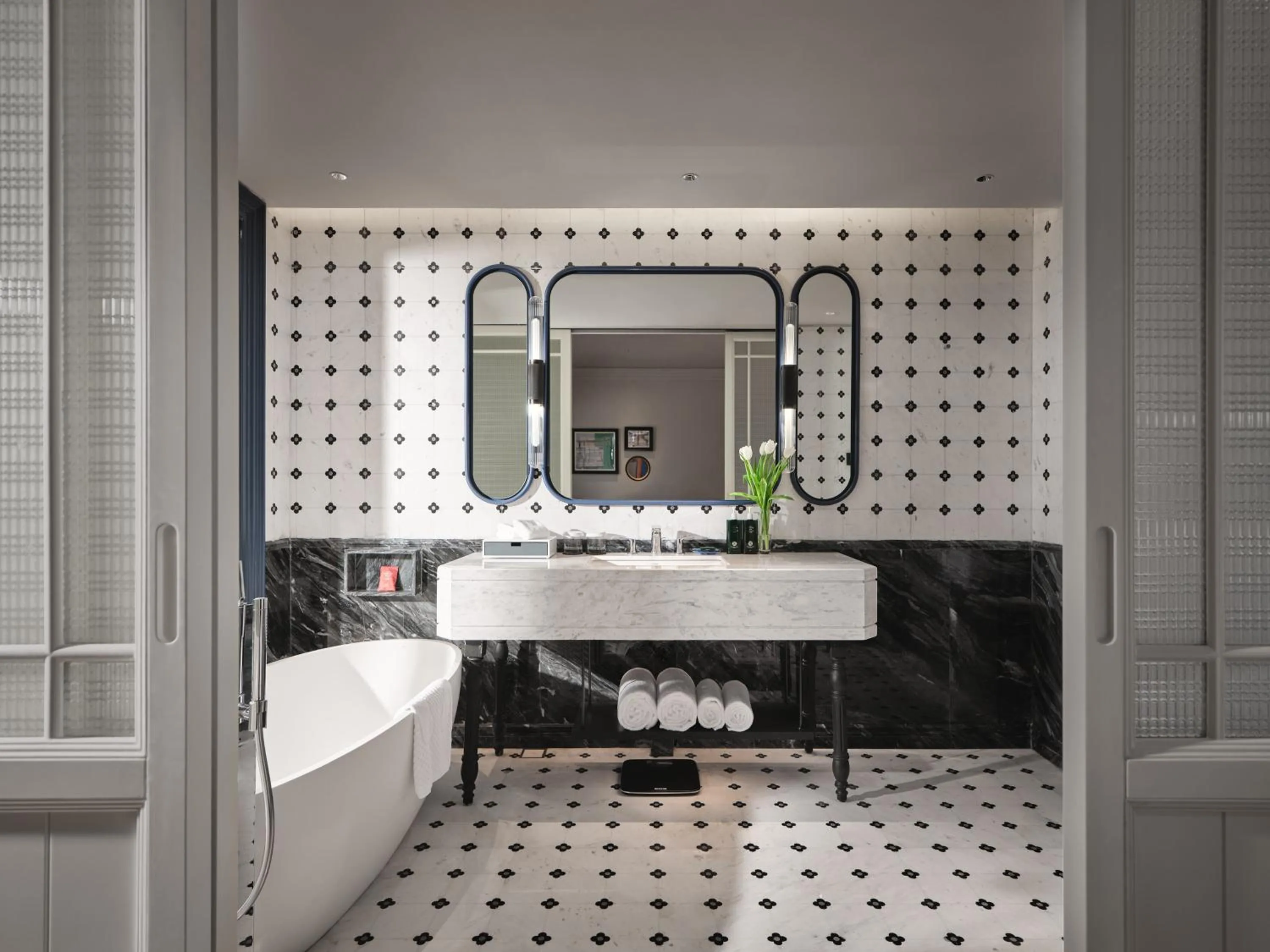 Photo of the whole room in Hotel Indigo Shenzhen Overseas Chinese Town by IHG