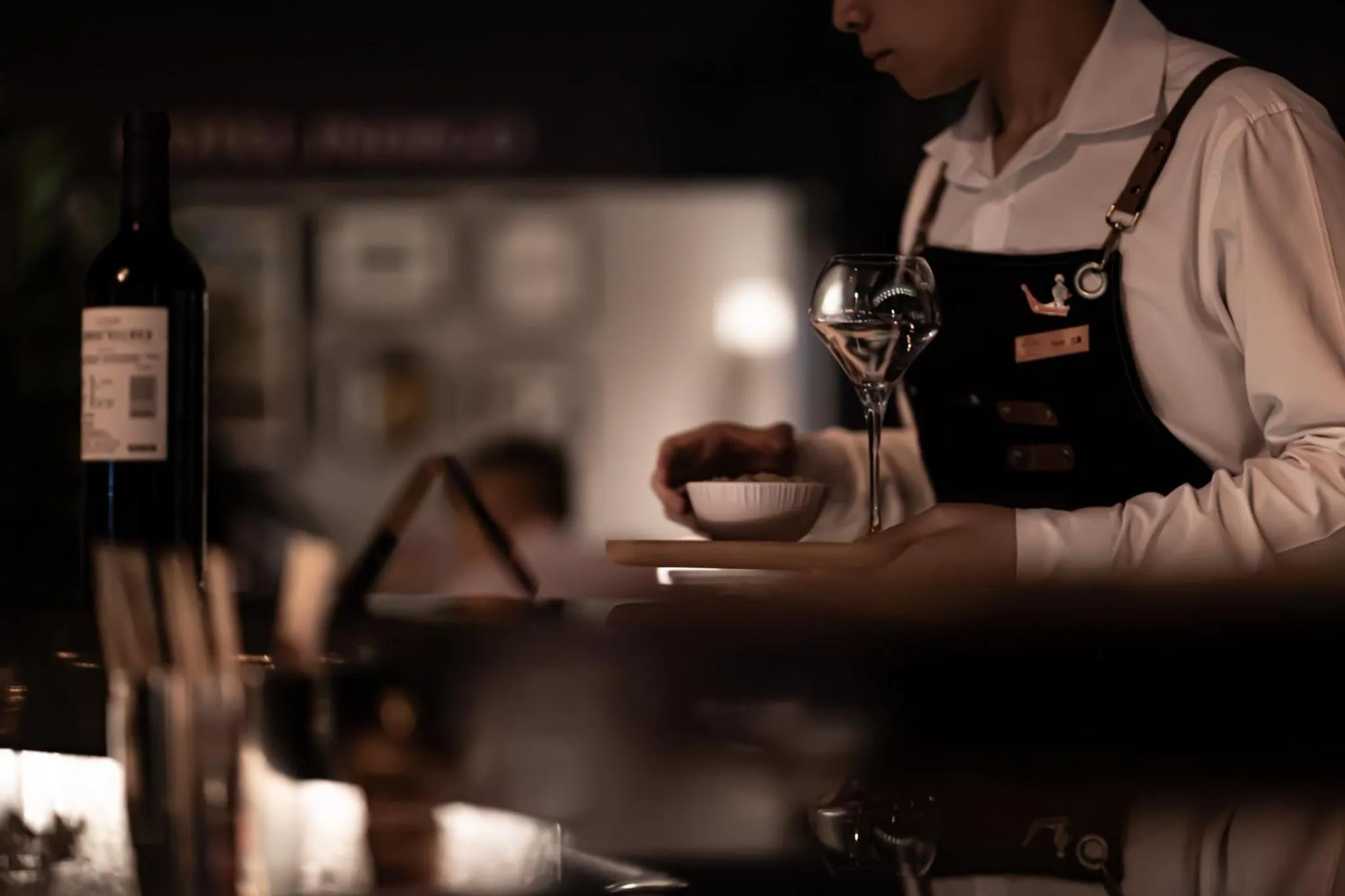 Lounge or bar in Hotel Indigo Shenzhen Overseas Chinese Town by IHG