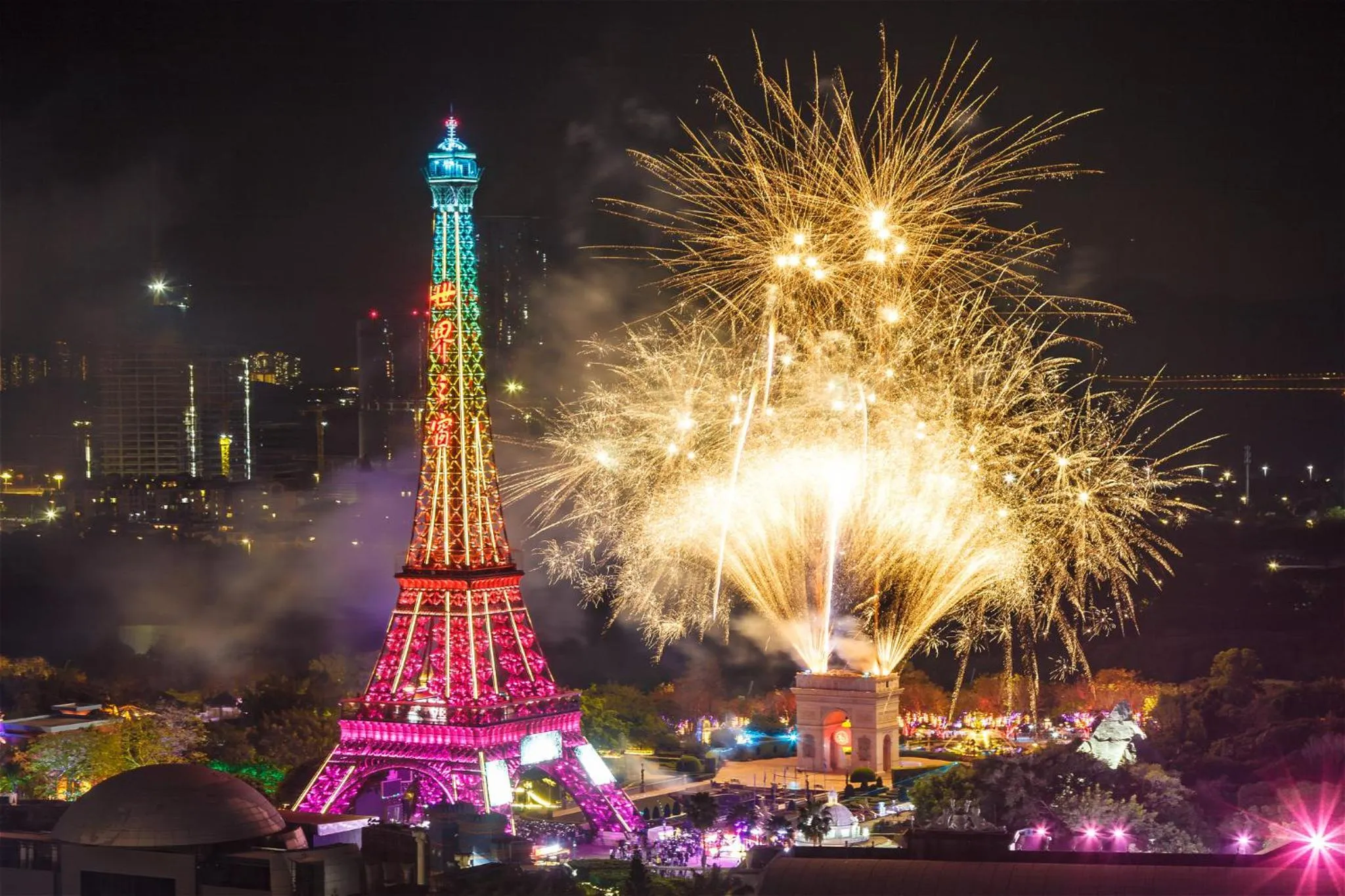 Nearby landmark in Hotel Indigo Shenzhen Overseas Chinese Town by IHG