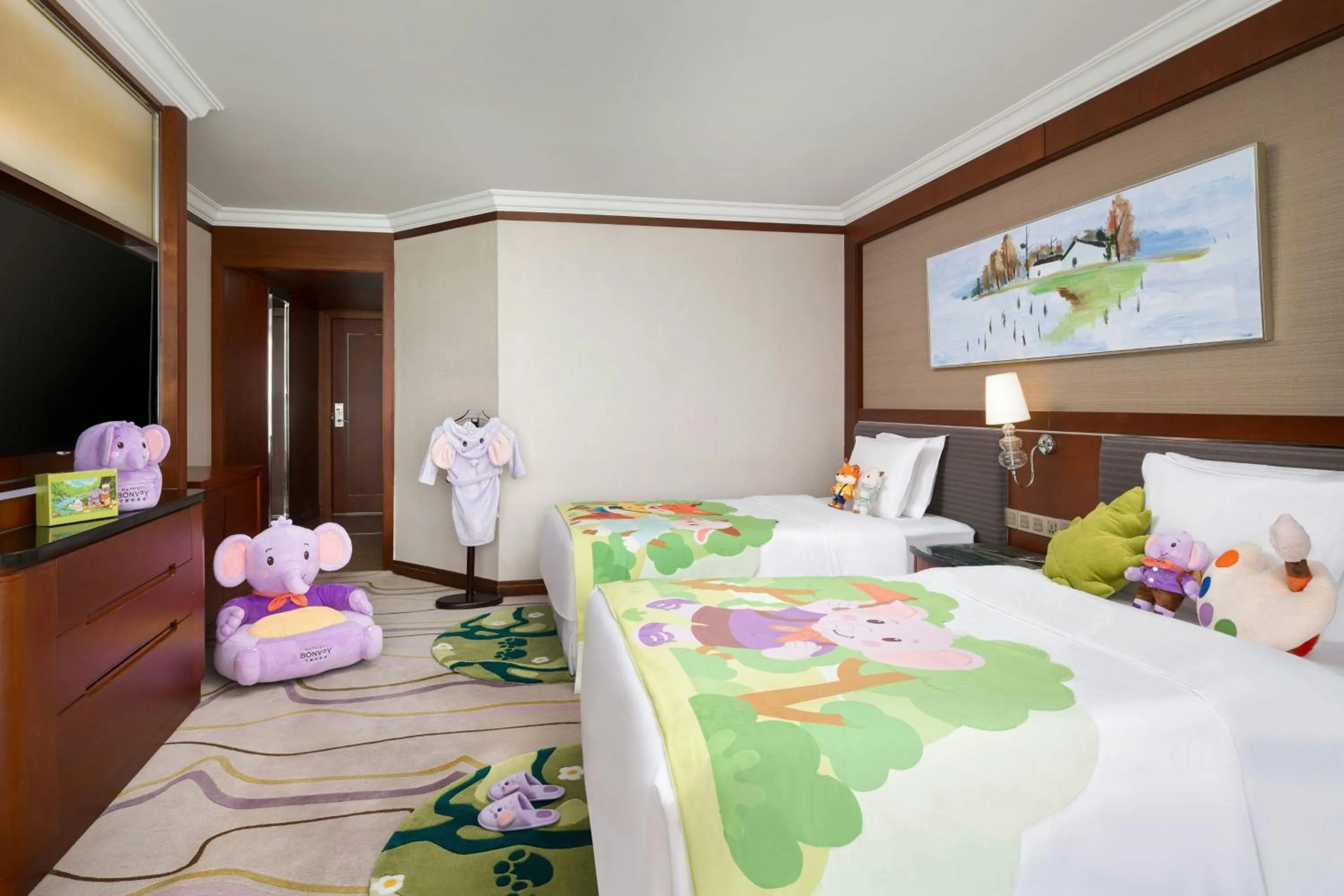 Photo of the whole room, Bed in Sheraton Nanjing Kingsley Hotel & Towers