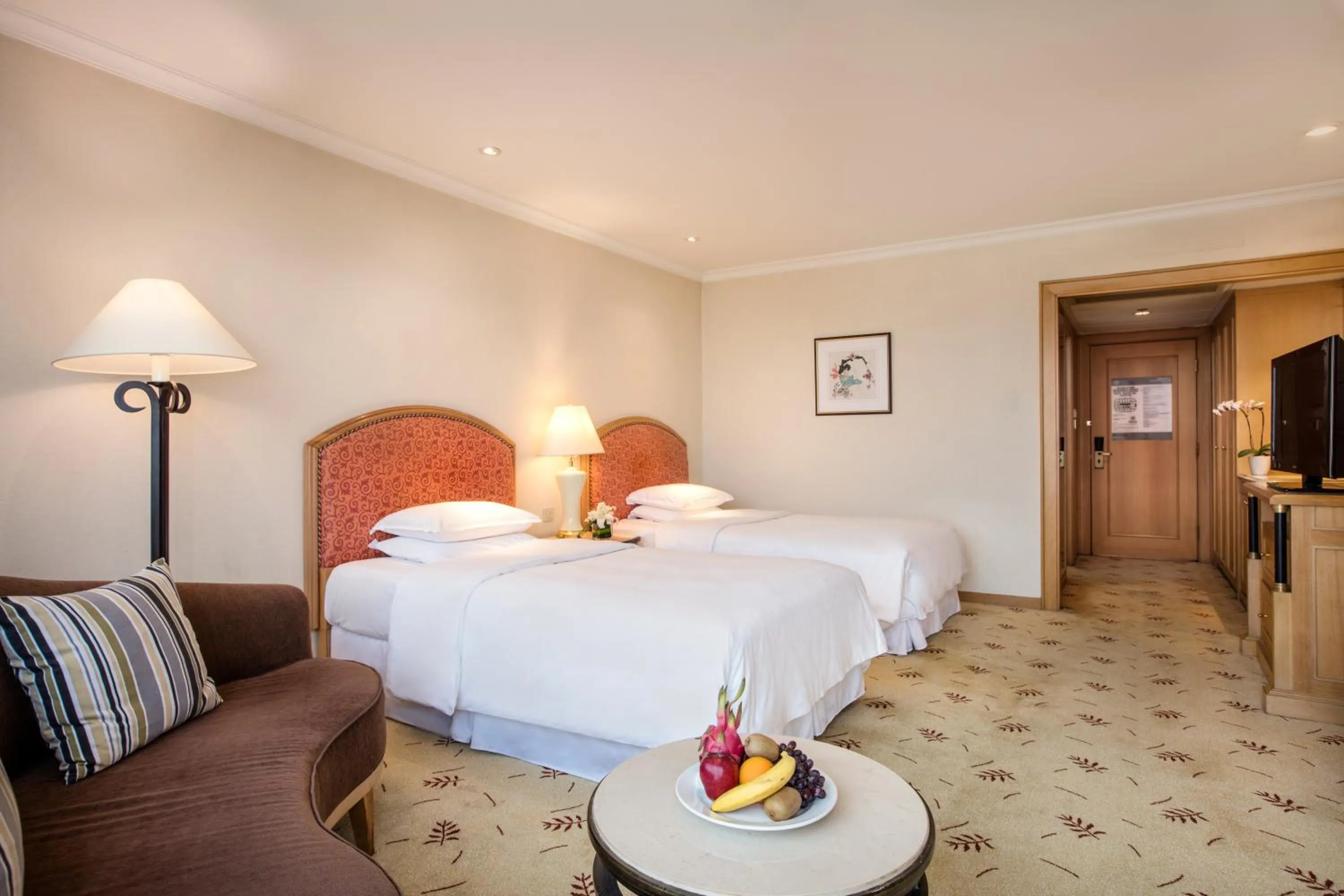 Property building, Bed in Sheraton Nanjing Kingsley Hotel & Towers